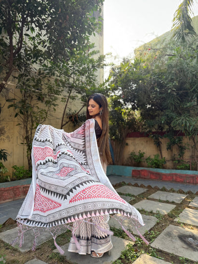 Elegant White Pure Linen Digital Printed Saree with Chevron Design and Intricate Red-Black Geometric Pallu – Tassel Details and Matching Blouse Piece