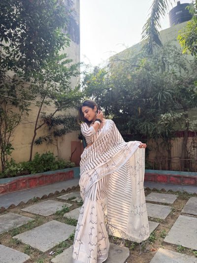 Elegant Off-White Pure Linen Digital Printed Saree with Striped Design and Unique Black Motif Pallu – Comes with Blouse Piece and Tassels