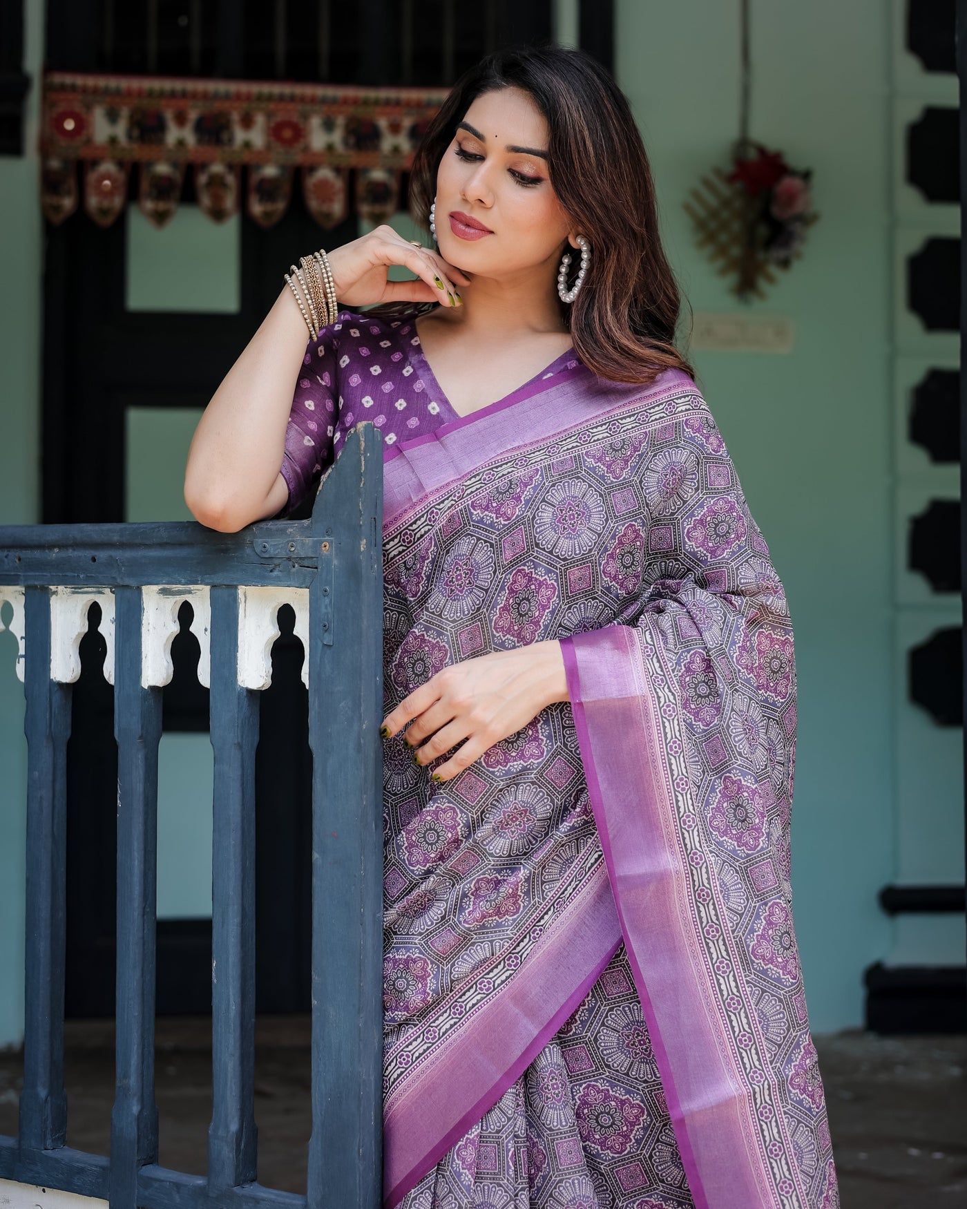 Elegant Purple Cotton Linen Saree with Geometric Motif and Blouse