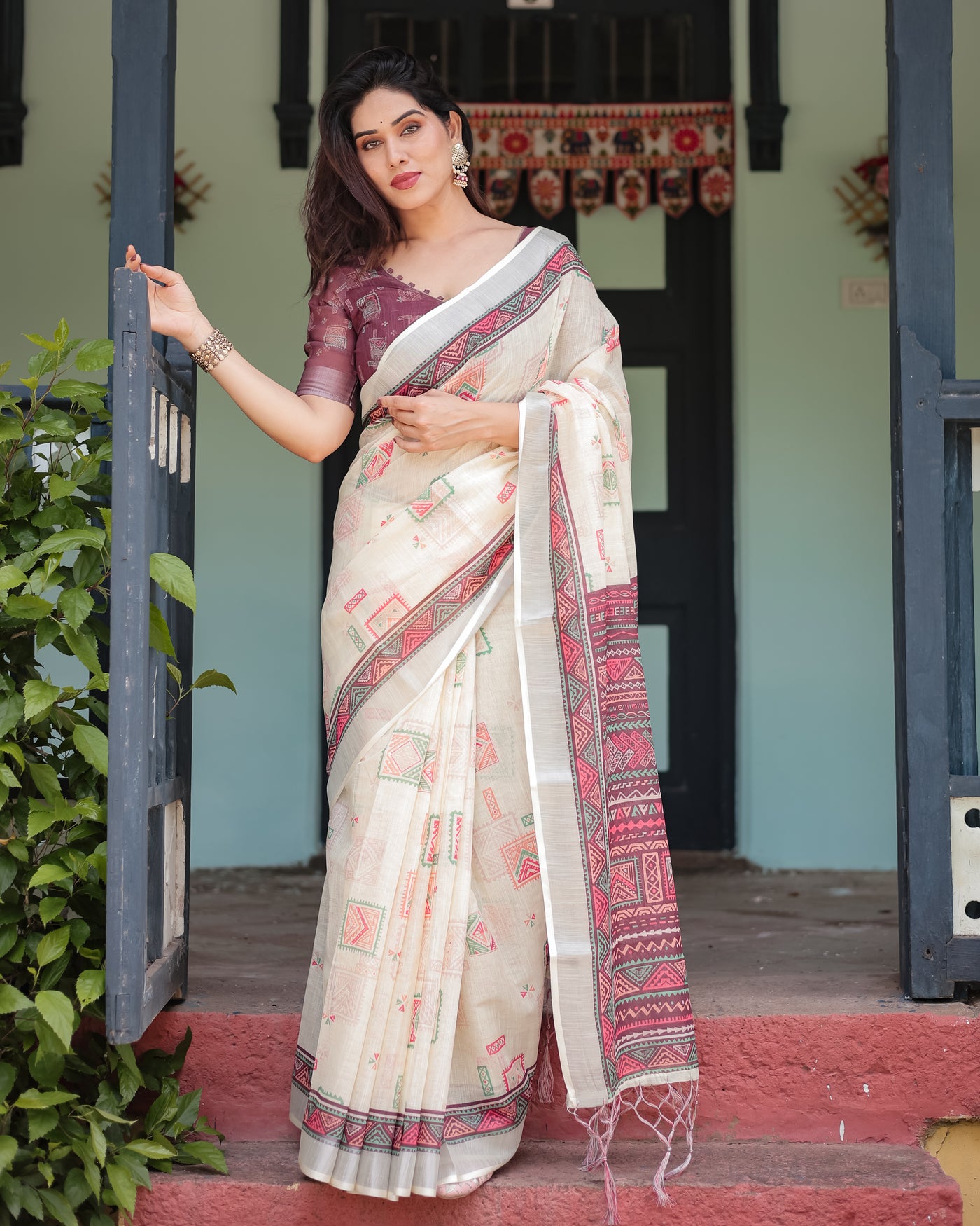 Off-white Pure Cotton Linen Saree with Intricate Geometric Pattern and Tassels on Edges