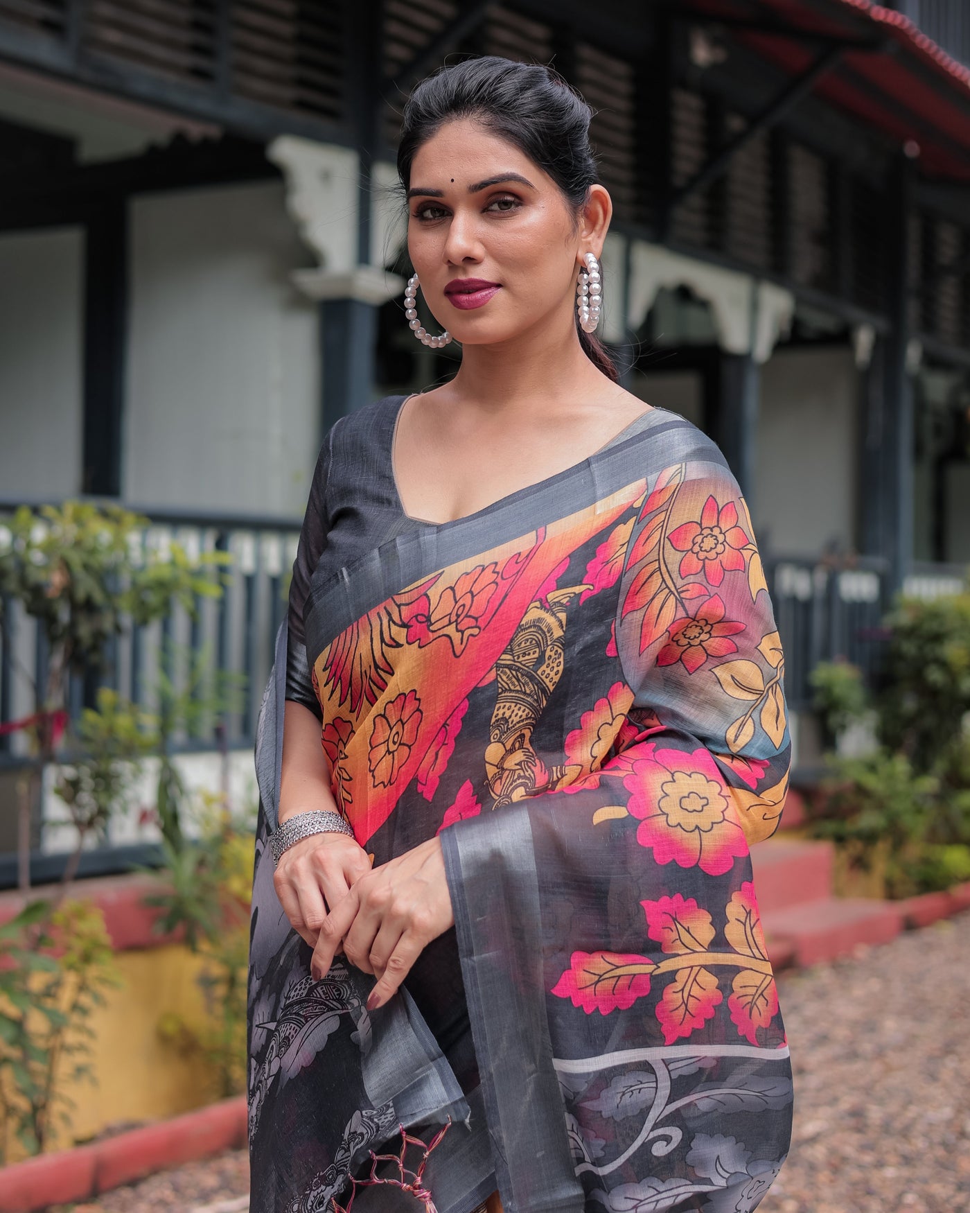 Multicolor Floral Design Pure Cotton Linen Saree with Blouse and Tassels