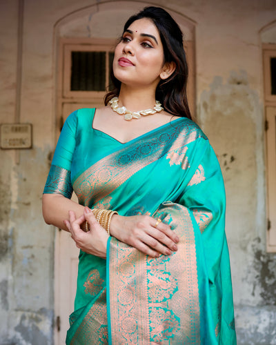 Sumptuous Sea Green Pure Kanjivaram Silk Saree With Attractive Blouse Piece