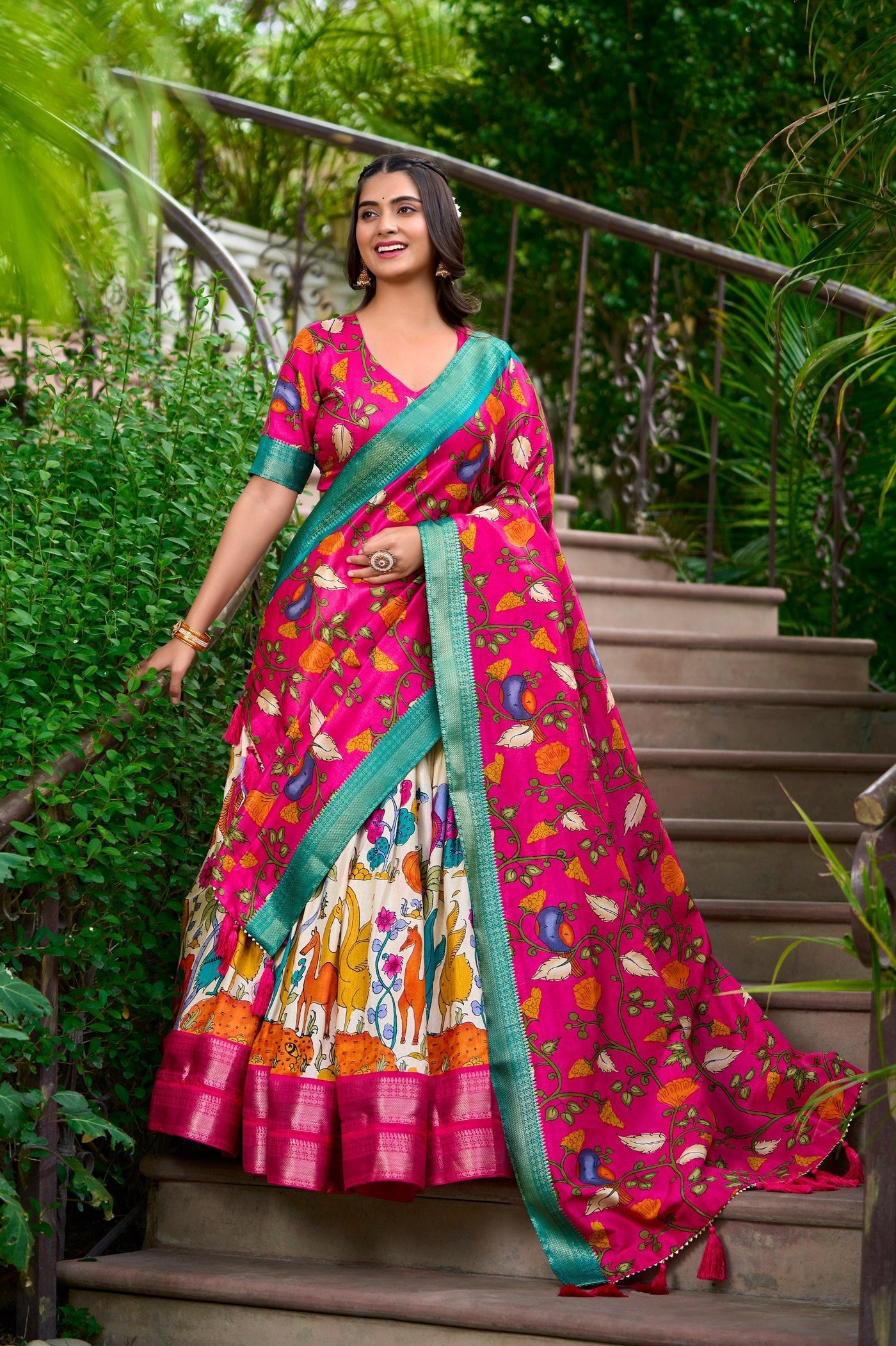 Ivory & Fuchsia Pink Kalamkari Dola Silk Lehenga Set – A Blend of Art & Tradition