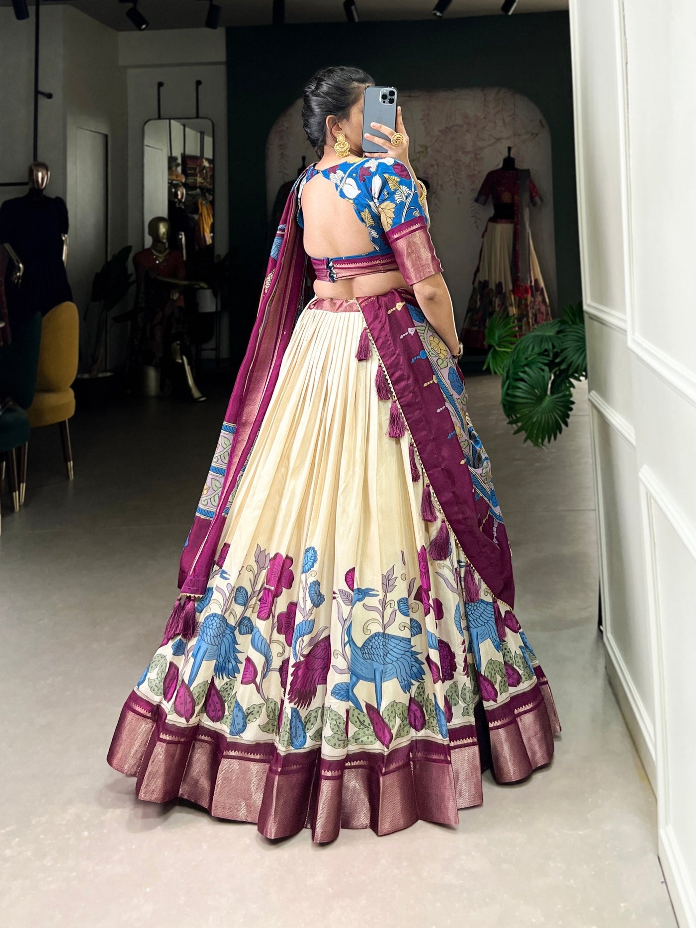 Ivory & Royal Blue Kalamkari Dola Silk Lehenga Set – A Blend of Heritage and Grandeur