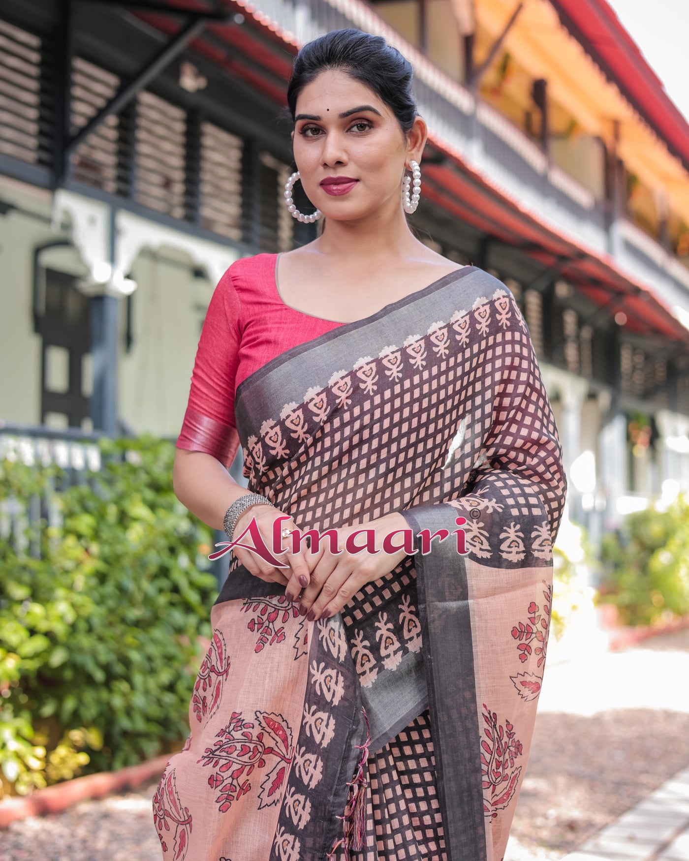 Pure Cotton Linen Saree Weaved With  Zari Comes With Tassels