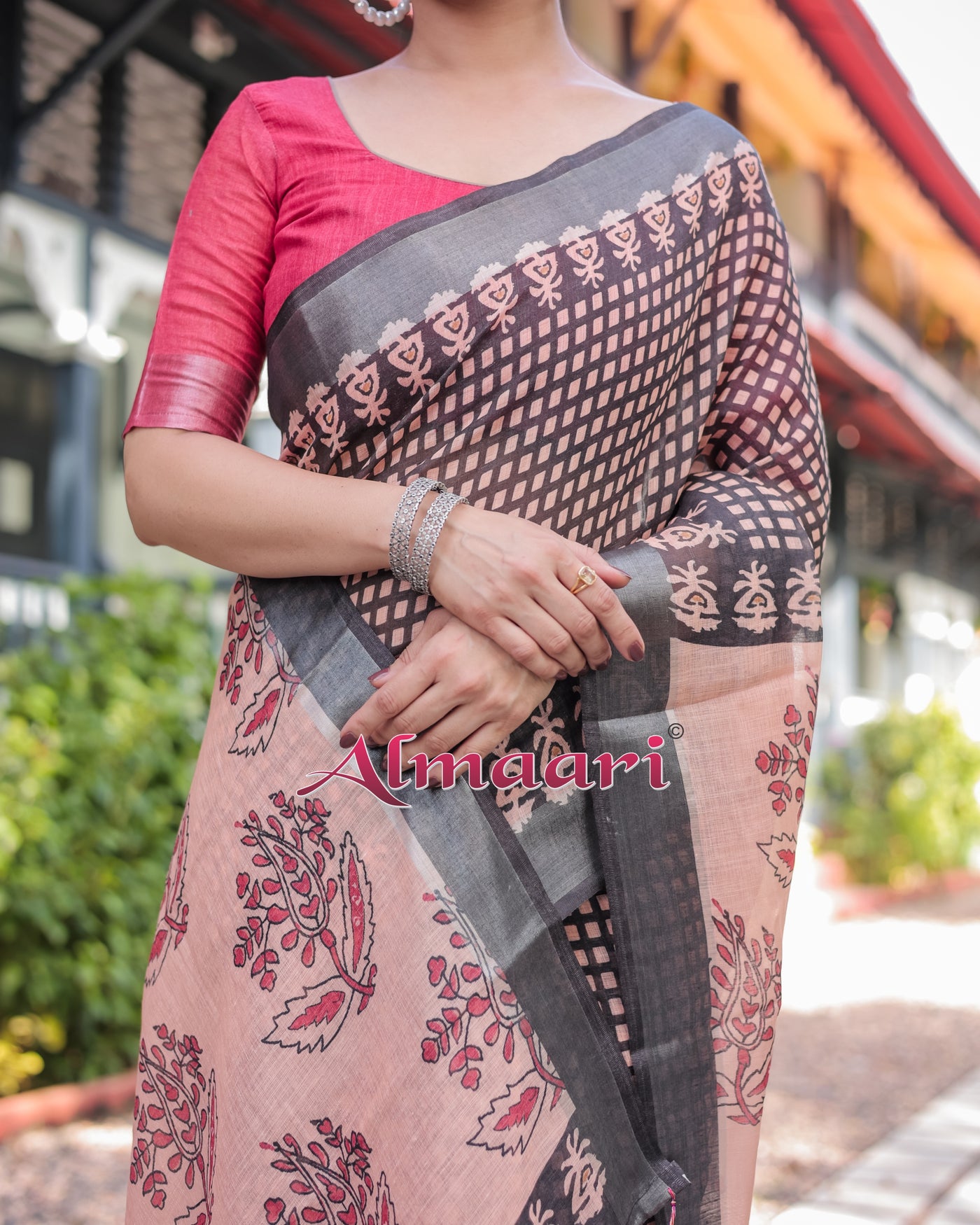 Pure Cotton Linen Saree Weaved With  Zari Comes With Tassels