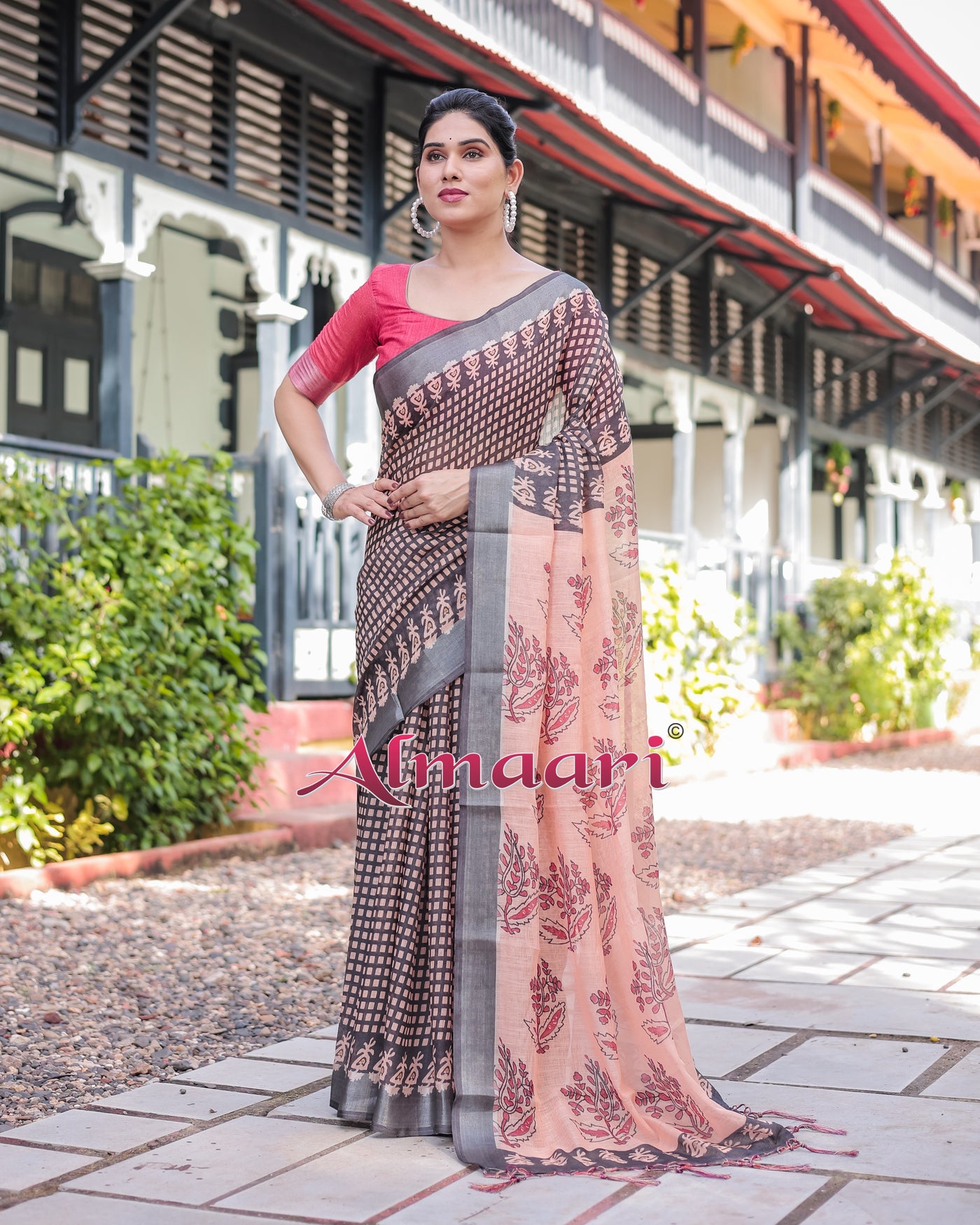 Pure Cotton Linen Saree Weaved With  Zari Comes With Tassels