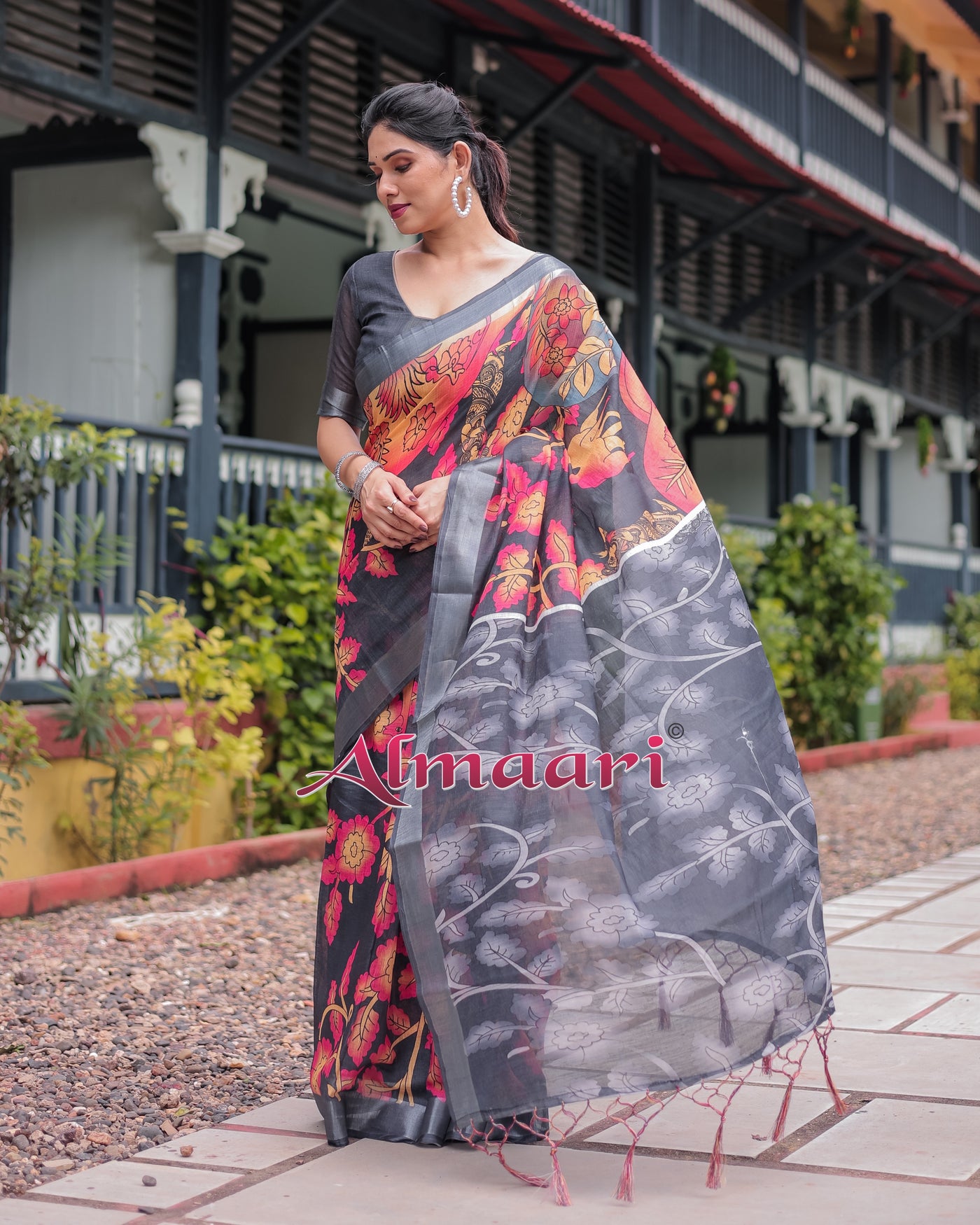 Pure Cotton Linen Saree Weaved With  Zari Comes With Tassels