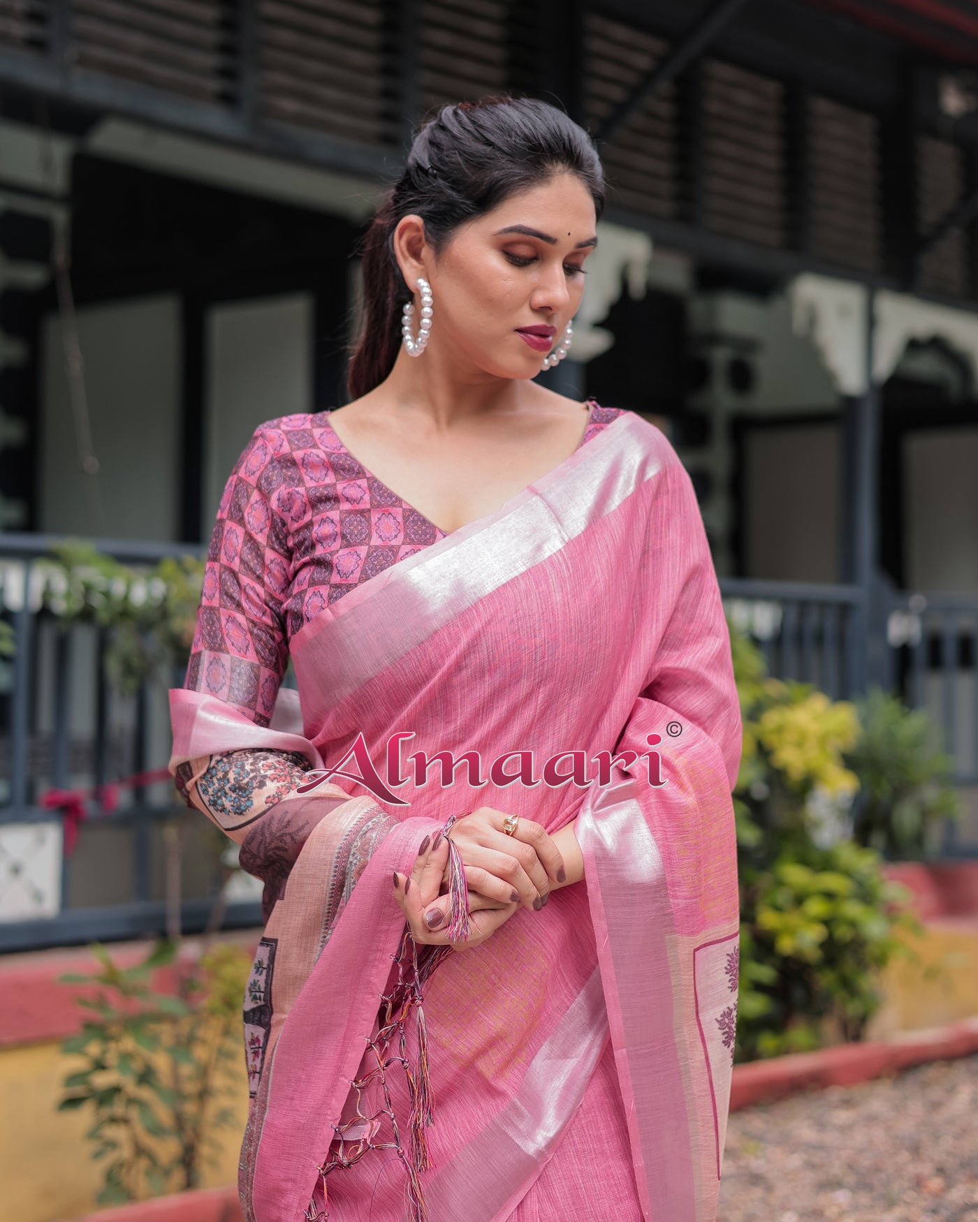 Pure Cotton Linen Saree Weaved With  Zari Comes With Tassels