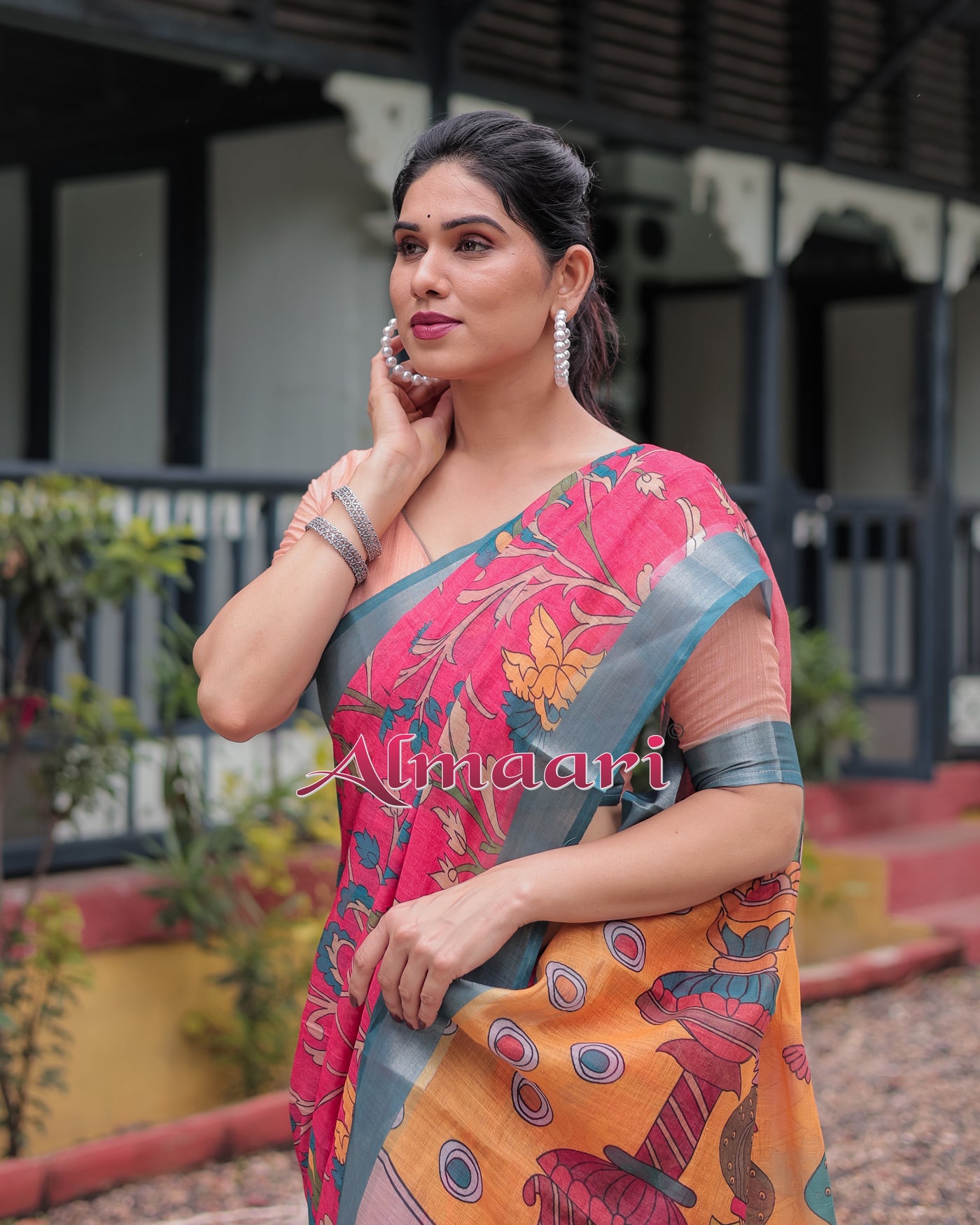 Pure Cotton Linen Saree Weaved With  Zari Comes With Tassels