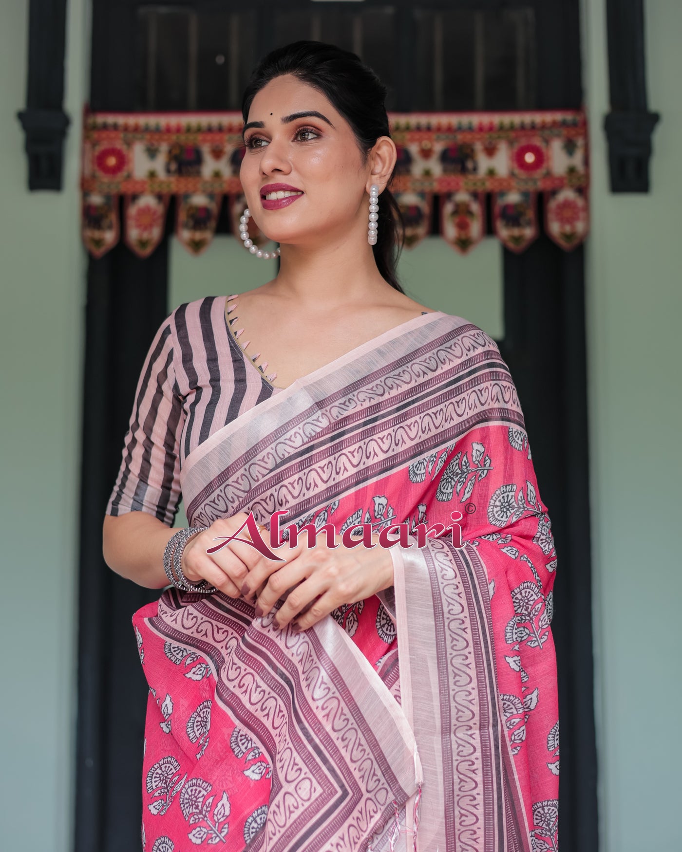 Pure Cotton Linen Saree Weaved With  Zari Comes With Tassels