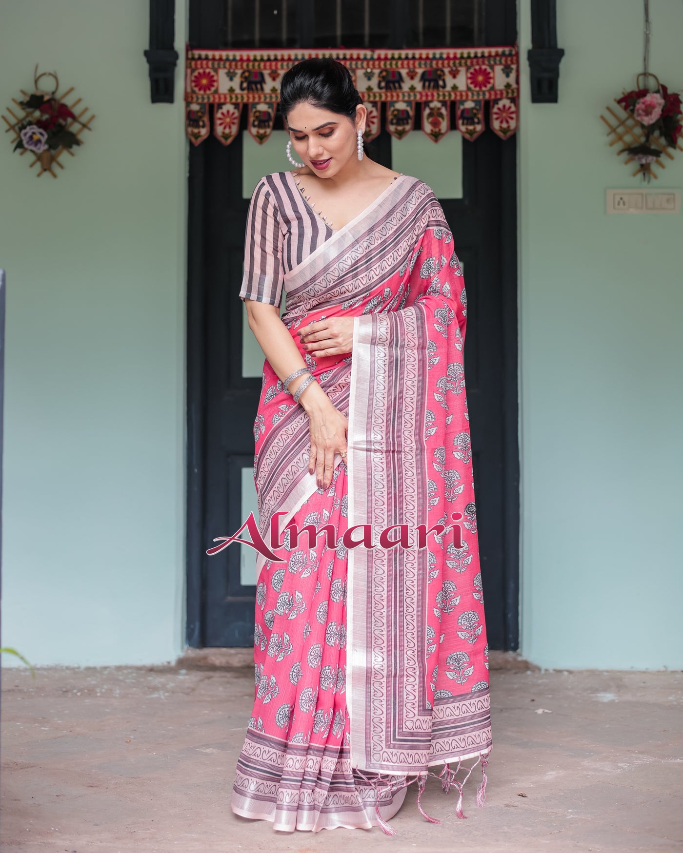 Pure Cotton Linen Saree Weaved With  Zari Comes With Tassels