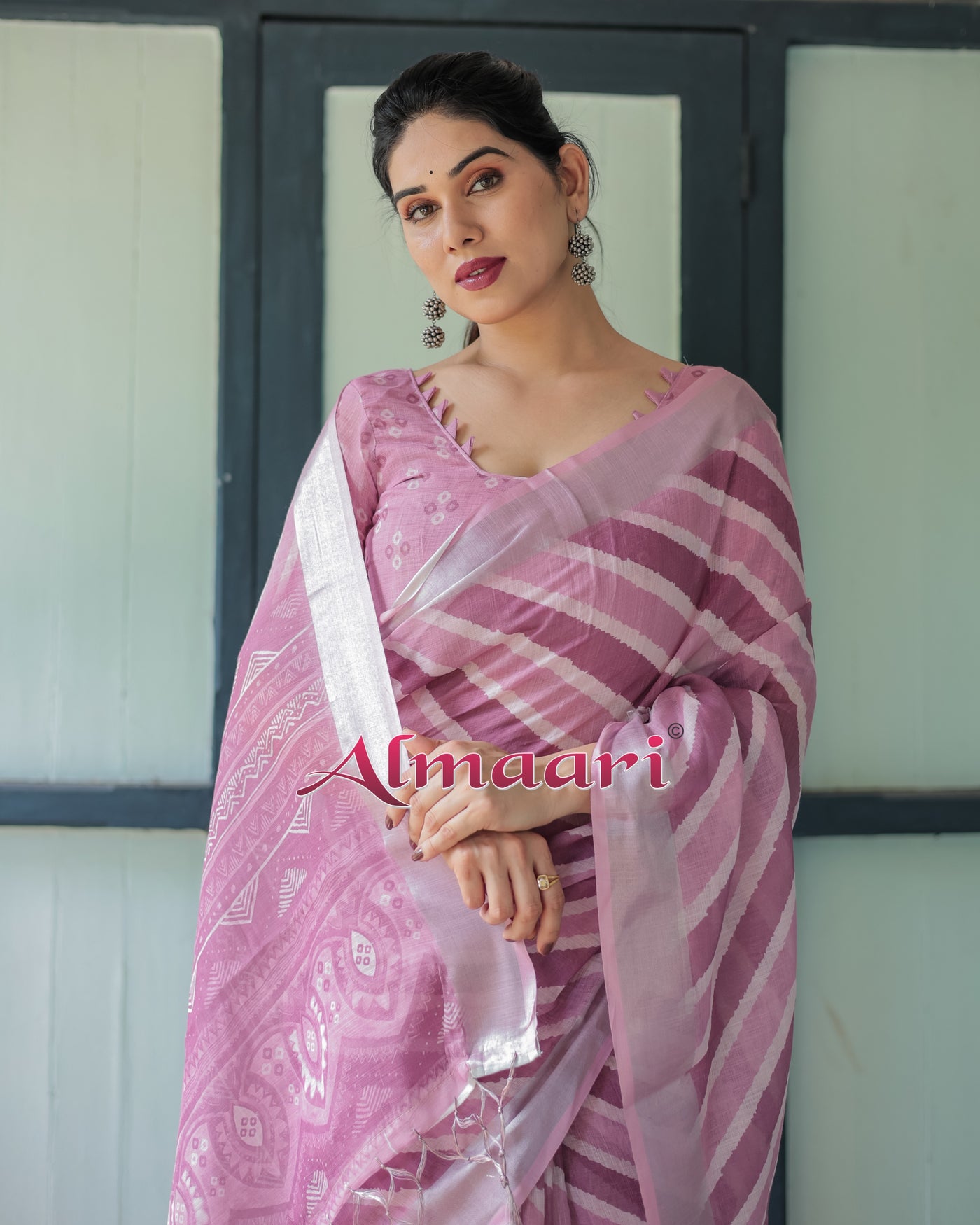 Pure Cotton Linen Saree Weaved With  Zari Comes With Tassels