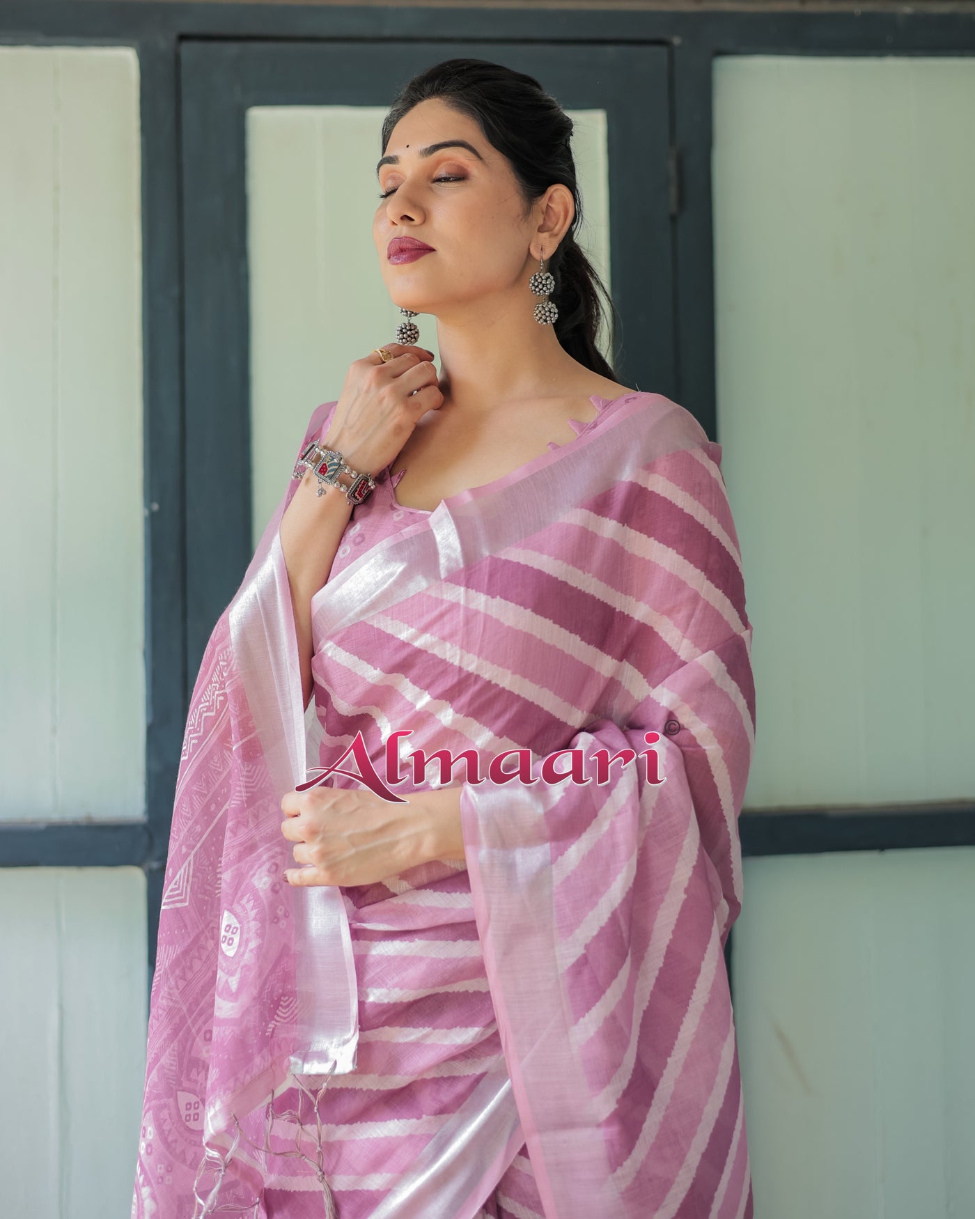 Pure Cotton Linen Saree Weaved With  Zari Comes With Tassels