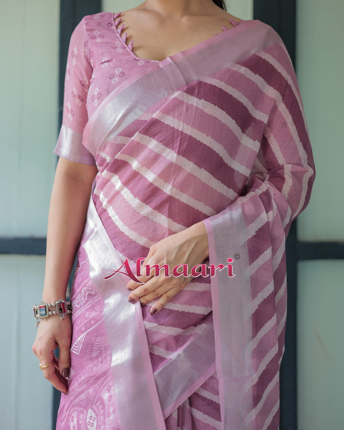 Pure Cotton Linen Saree Weaved With  Zari Comes With Tassels