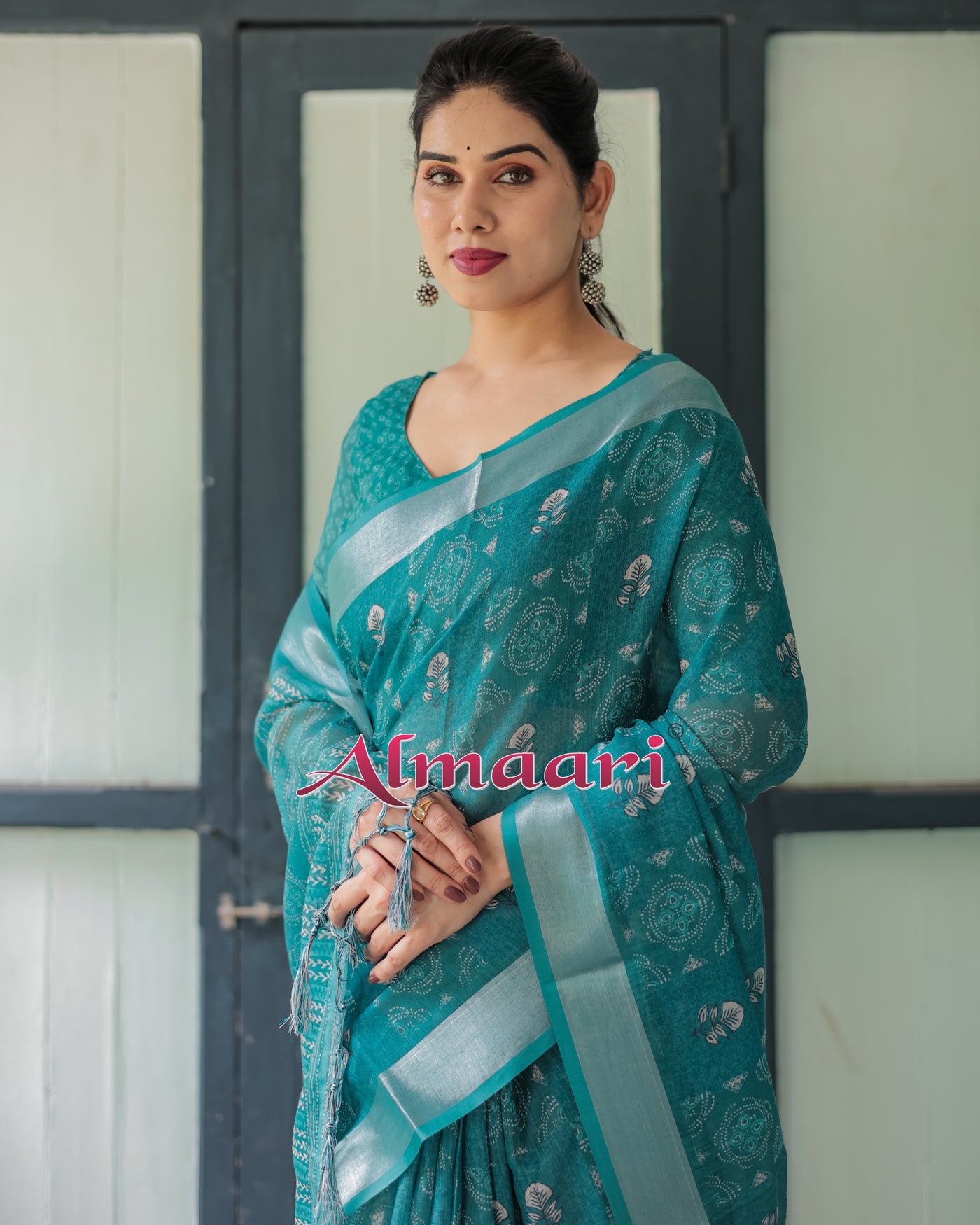 Pure Cotton Linen Saree Weaved With  Zari Comes With Tassels