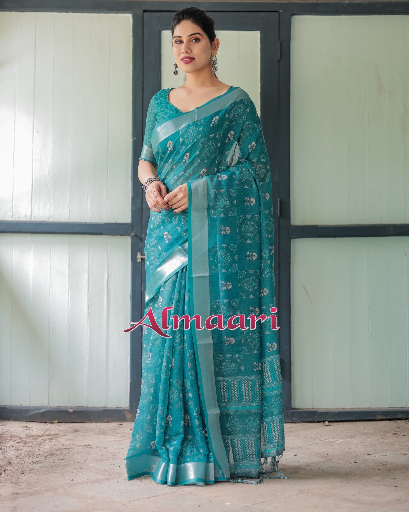 Pure Cotton Linen Saree Weaved With  Zari Comes With Tassels