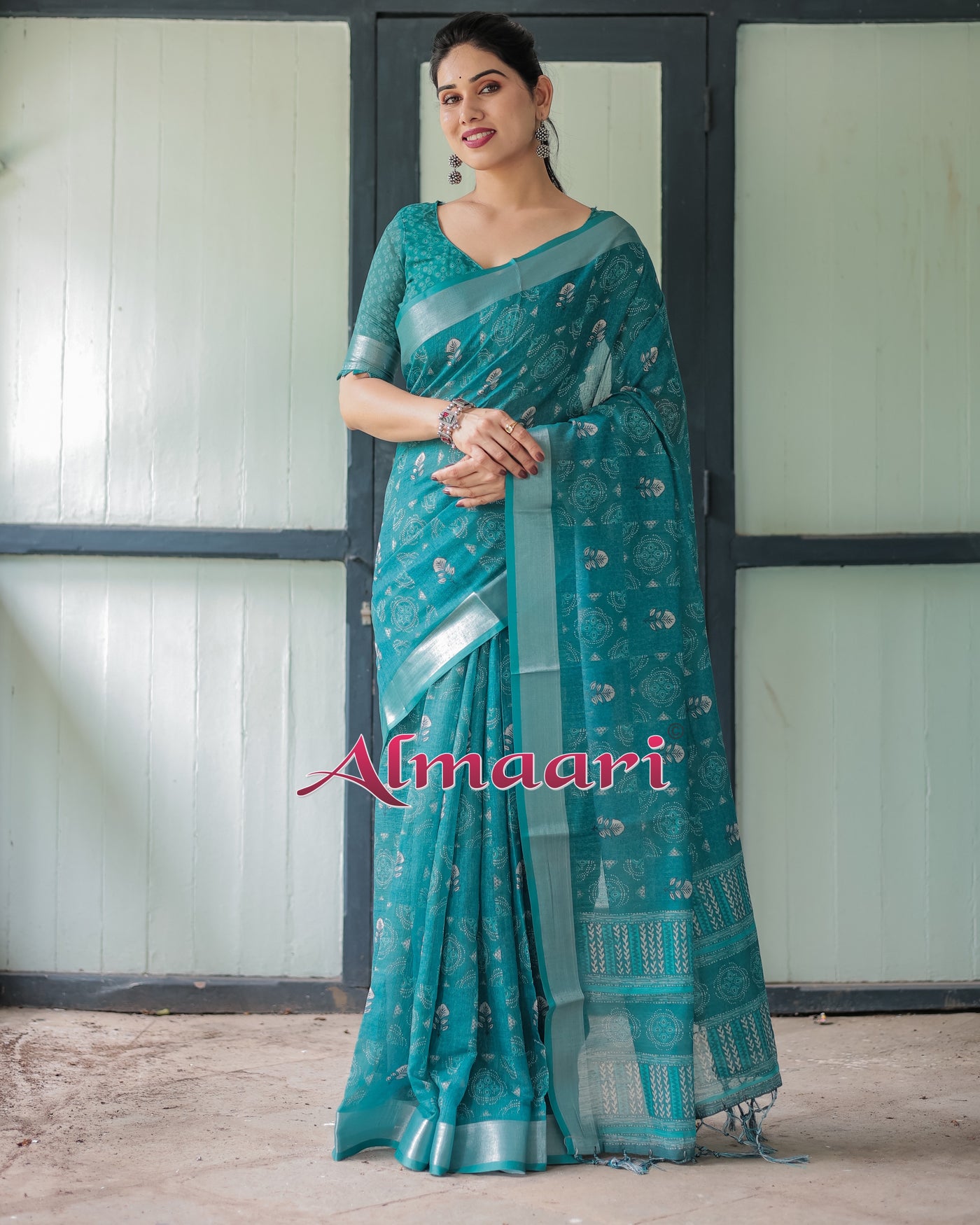 Pure Cotton Linen Saree Weaved With  Zari Comes With Tassels