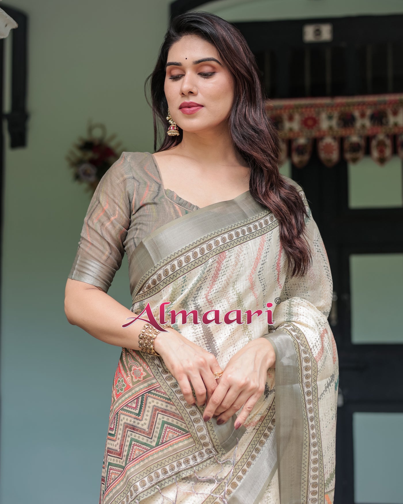 Pure Cotton Linen Saree Weaved With  Zari Comes With Tassels