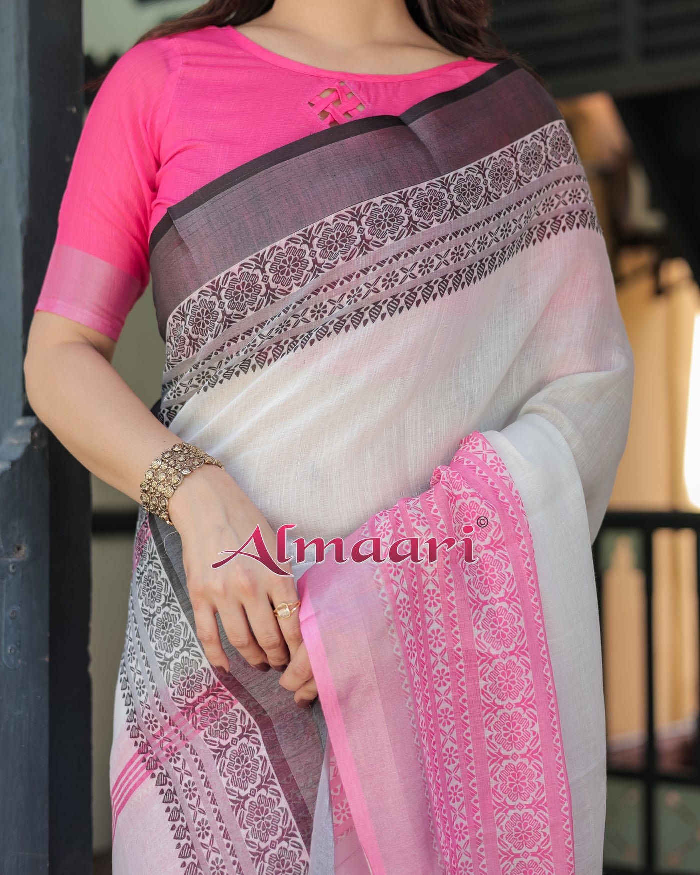 Pure Cotton Linen Saree Weaved With  Zari Comes With Tassels