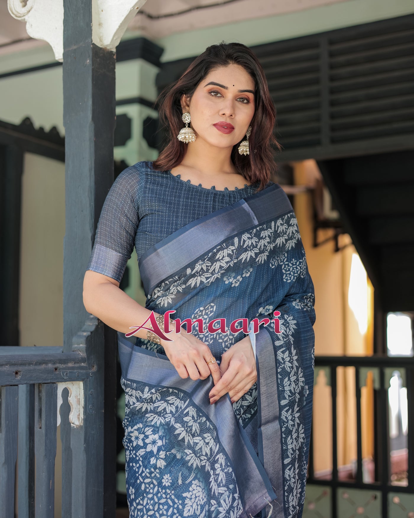 Pure Cotton Linen Saree Weaved With  Zari Comes With Tassels