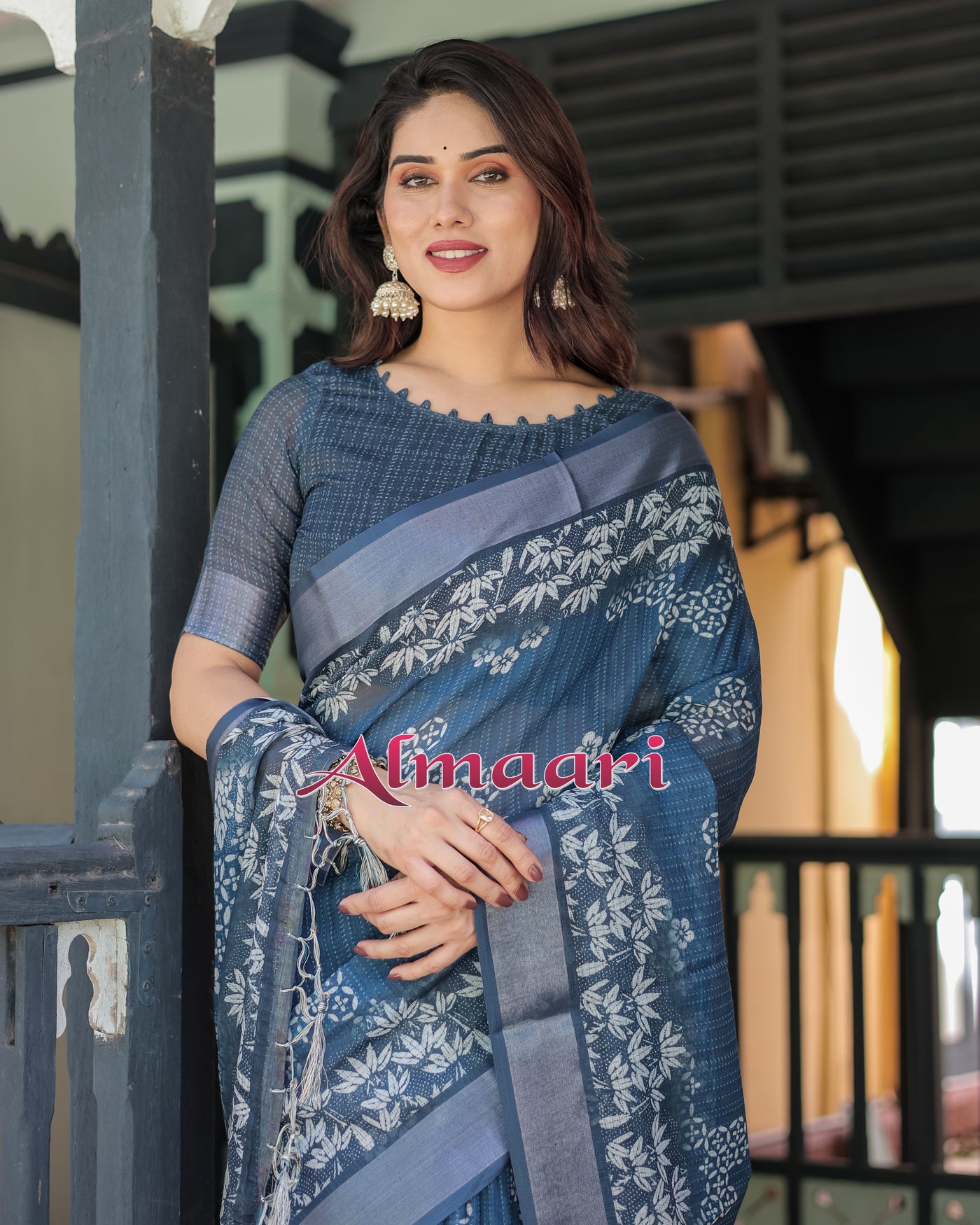 Pure Cotton Linen Saree Weaved With  Zari Comes With Tassels