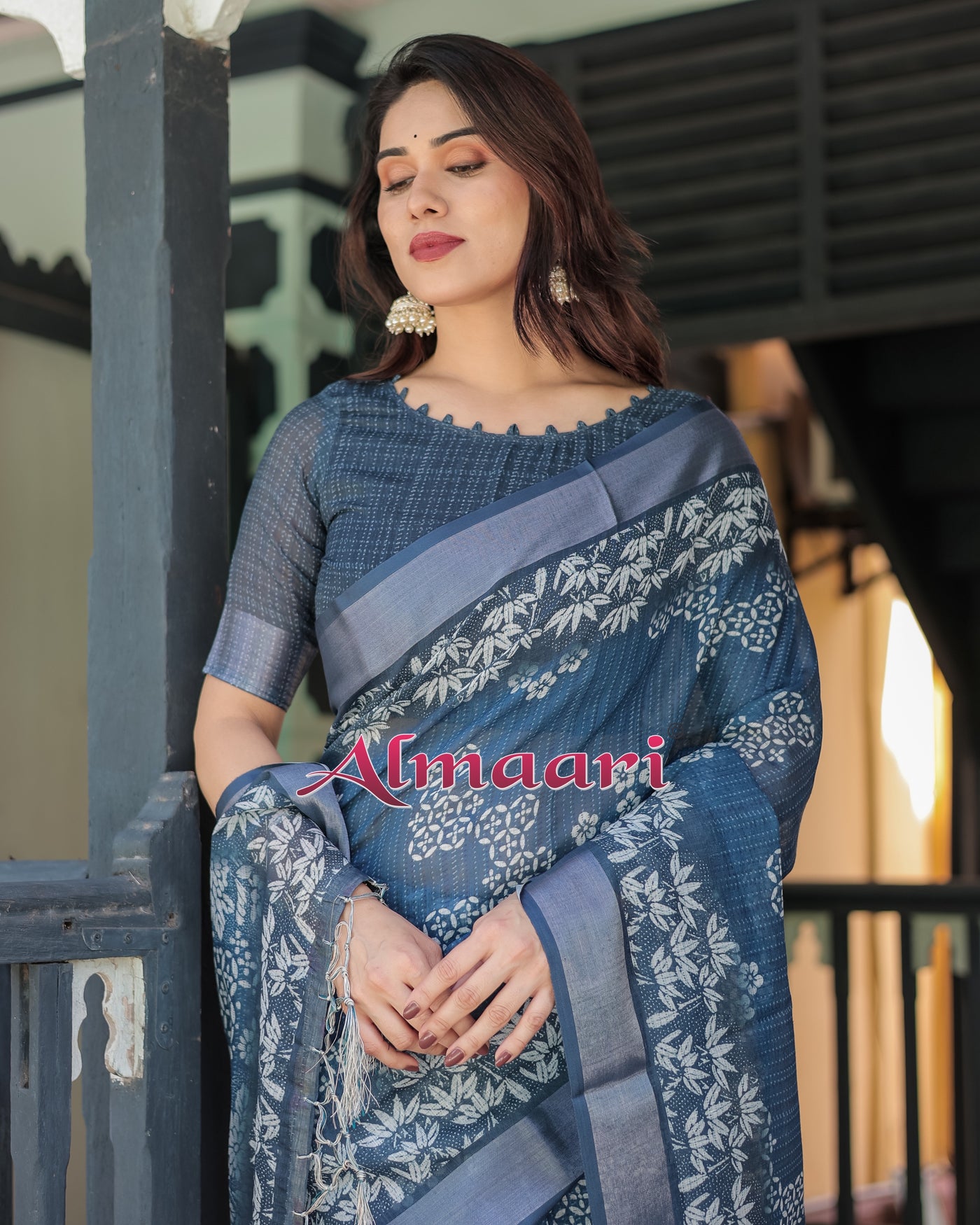 Pure Cotton Linen Saree Weaved With  Zari Comes With Tassels