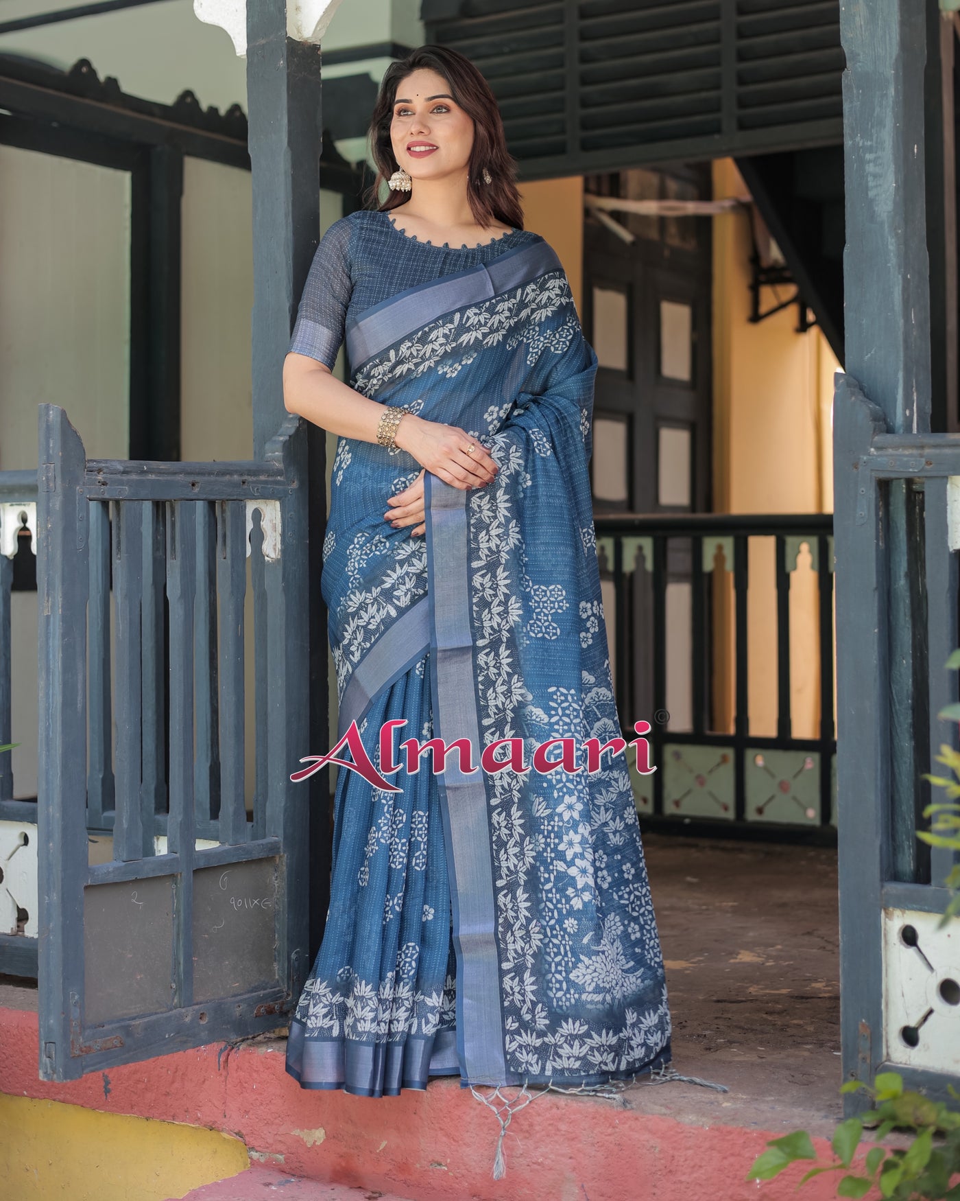 Pure Cotton Linen Saree Weaved With  Zari Comes With Tassels