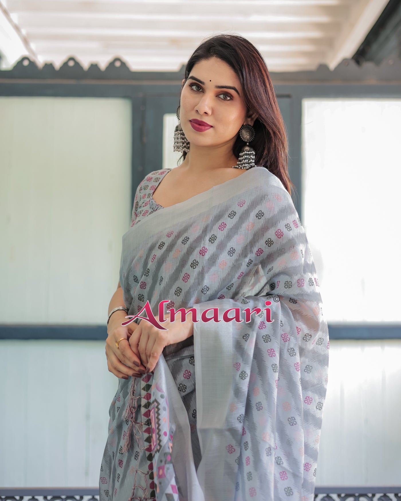 Pure Cotton Linen Saree Weaved With  Zari Comes With Tassels