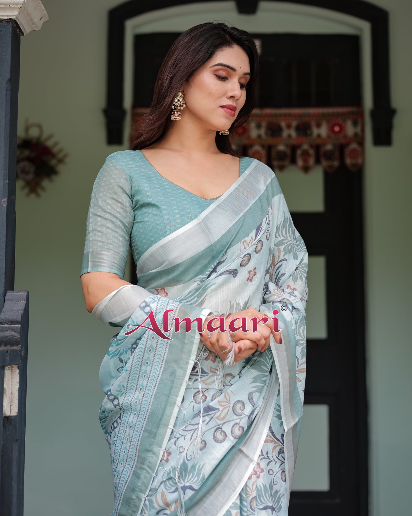 Pure Cotton Linen Saree Weaved With  Zari Comes With Tassels