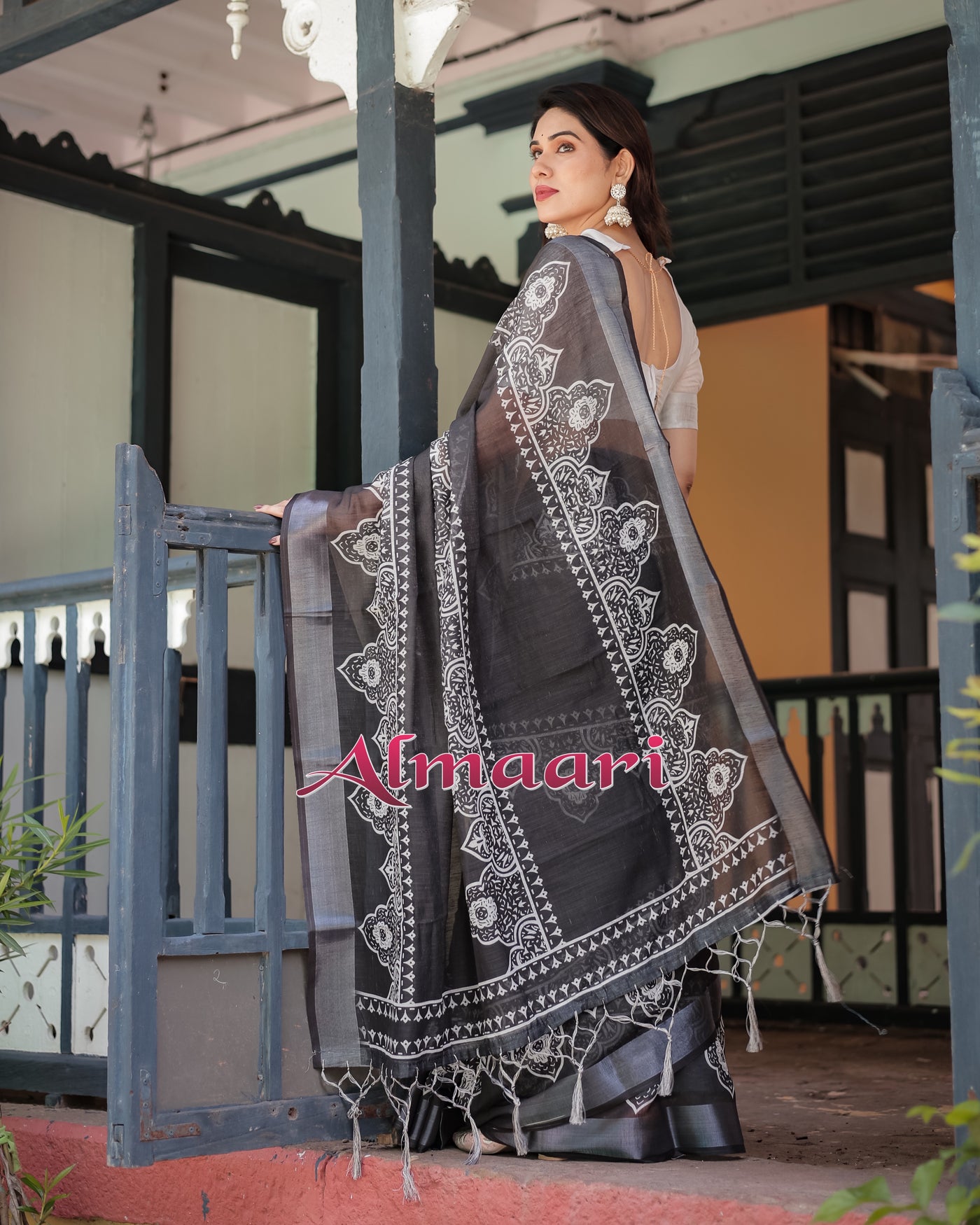 Pure Cotton Linen Saree Weaved With  Zari Comes With Tassels