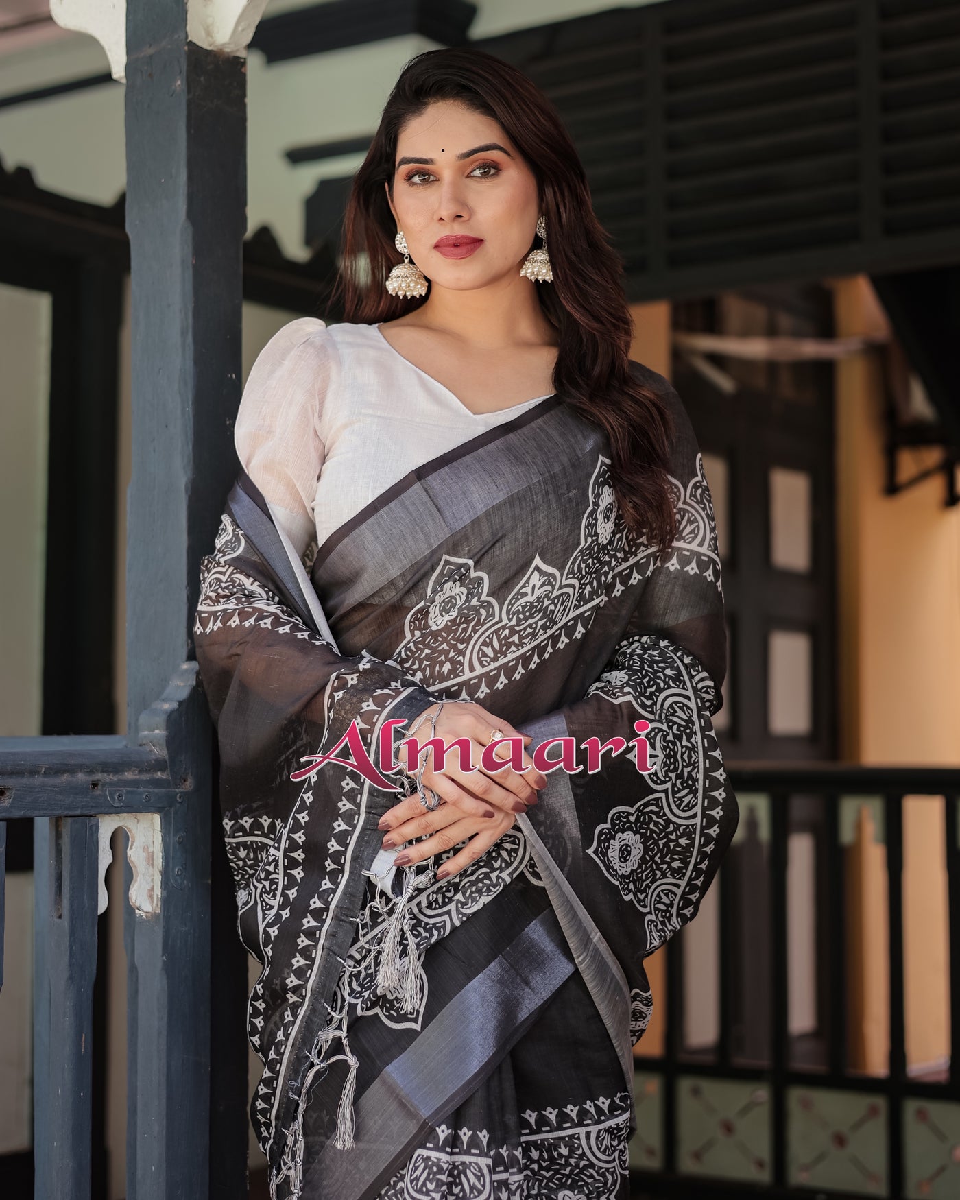 Pure Cotton Linen Saree Weaved With  Zari Comes With Tassels