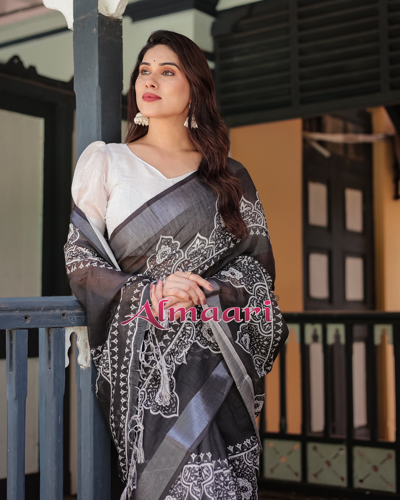 Pure Cotton Linen Saree Weaved With  Zari Comes With Tassels