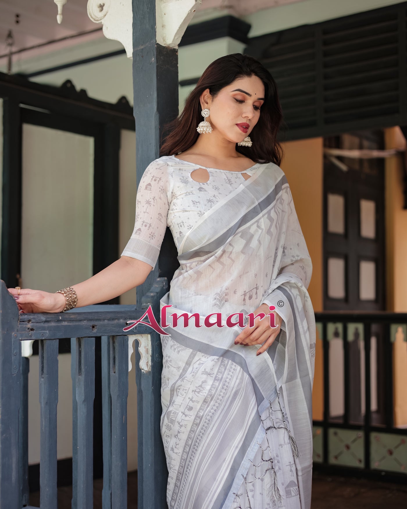 Pure Cotton Linen Saree Weaved With  Zari Comes With Tassels