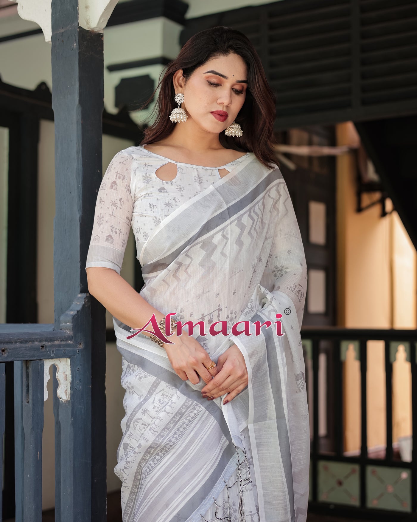 Pure Cotton Linen Saree Weaved With  Zari Comes With Tassels