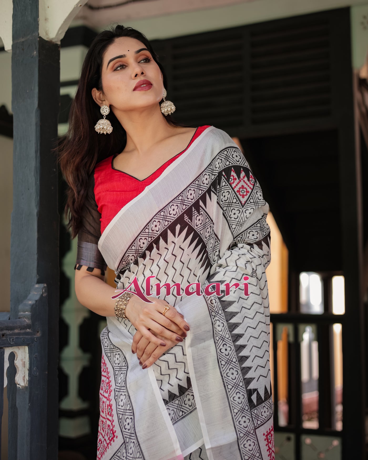 Pure Cotton Linen Saree Weaved With  Zari Comes With Tassels