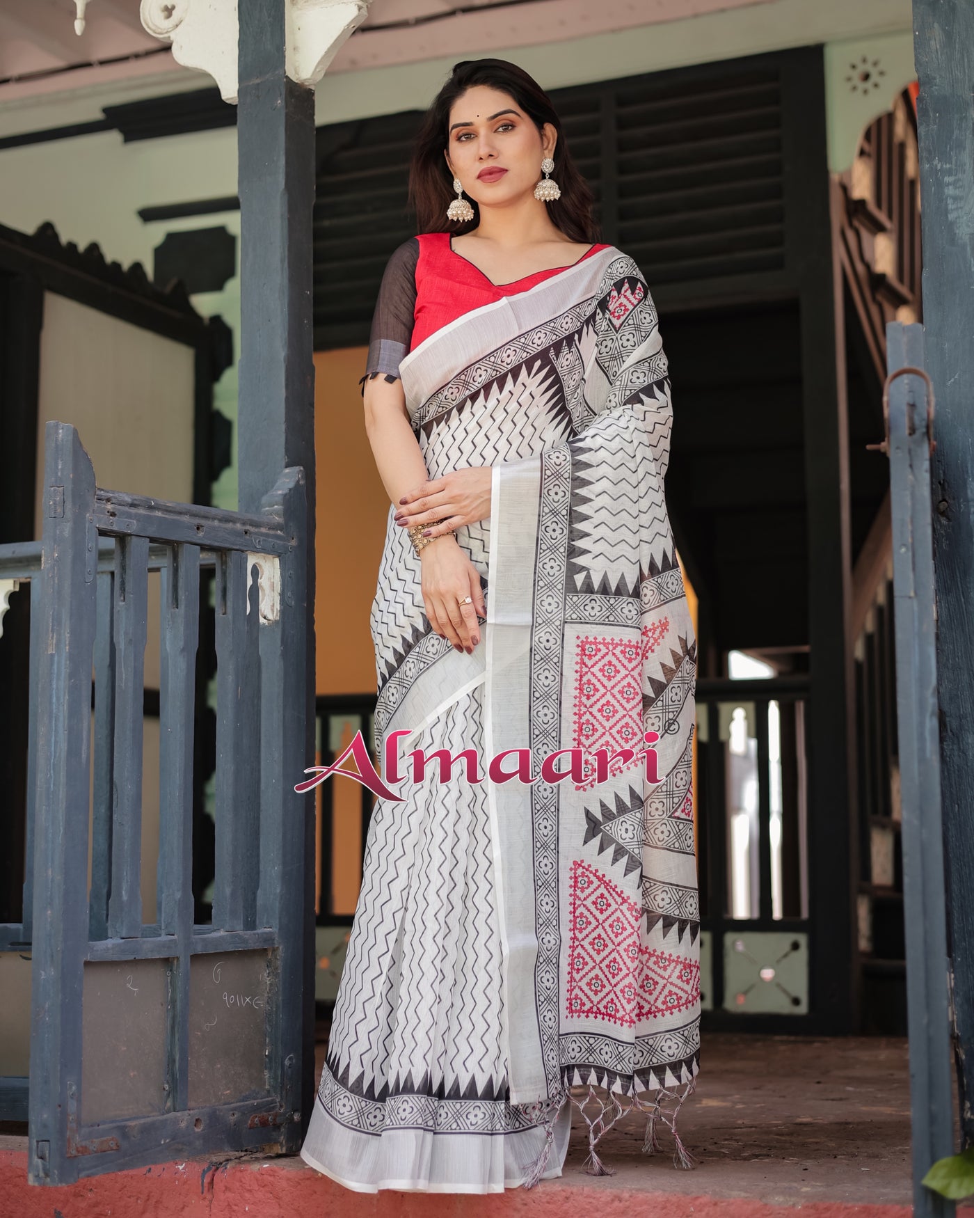 Pure Cotton Linen Saree Weaved With  Zari Comes With Tassels