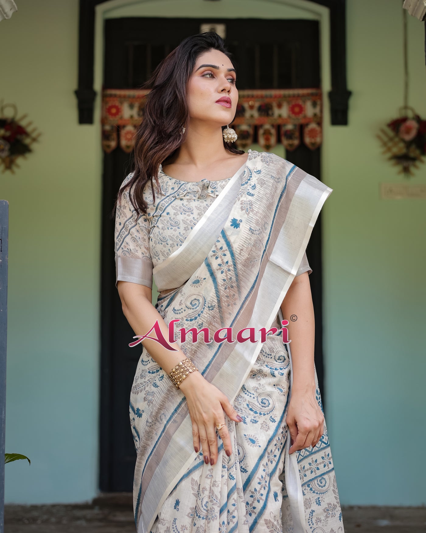 Pure Cotton Linen Saree Weaved With  Zari Comes With Tassels