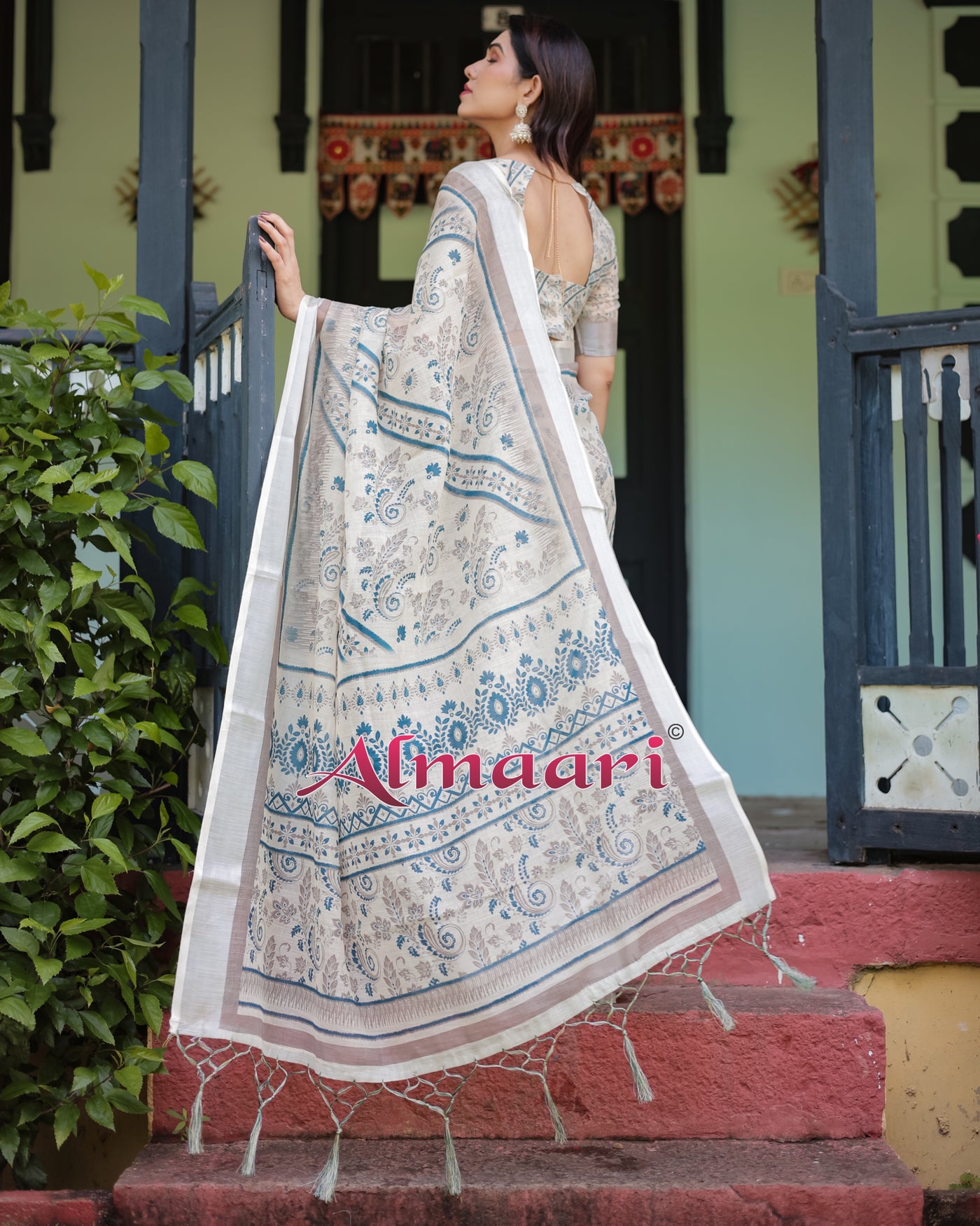 Pure Cotton Linen Saree Weaved With  Zari Comes With Tassels