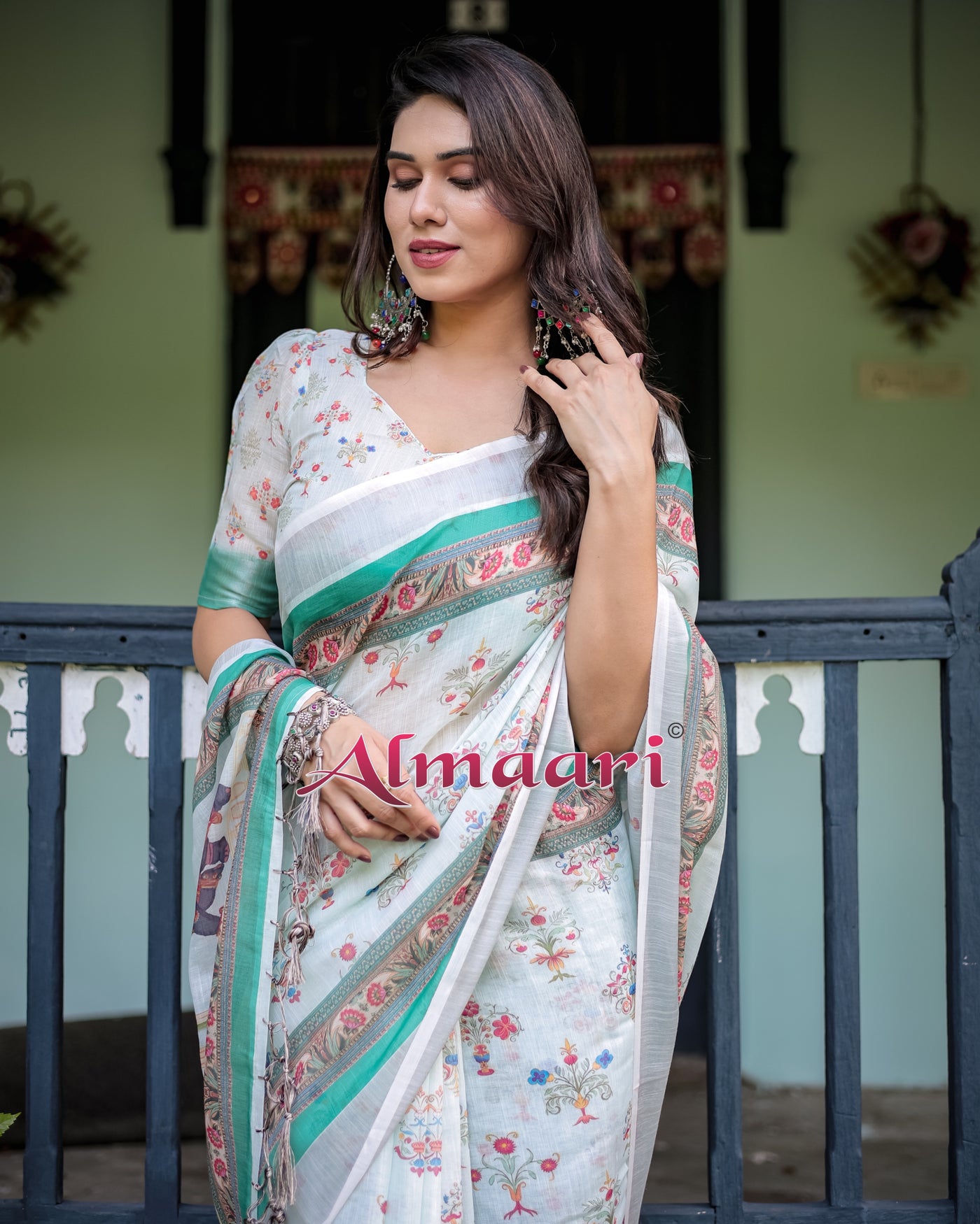 Pure Cotton Linen Saree Weaved With  Zari Comes With Tassels