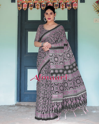 Pure Cotton Linen Saree Weaved With  Zari Comes With Tassels