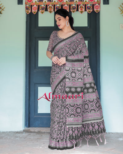 Pure Cotton Linen Saree Weaved With  Zari Comes With Tassels