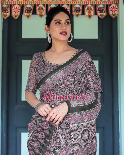 Pure Cotton Linen Saree Weaved With  Zari Comes With Tassels