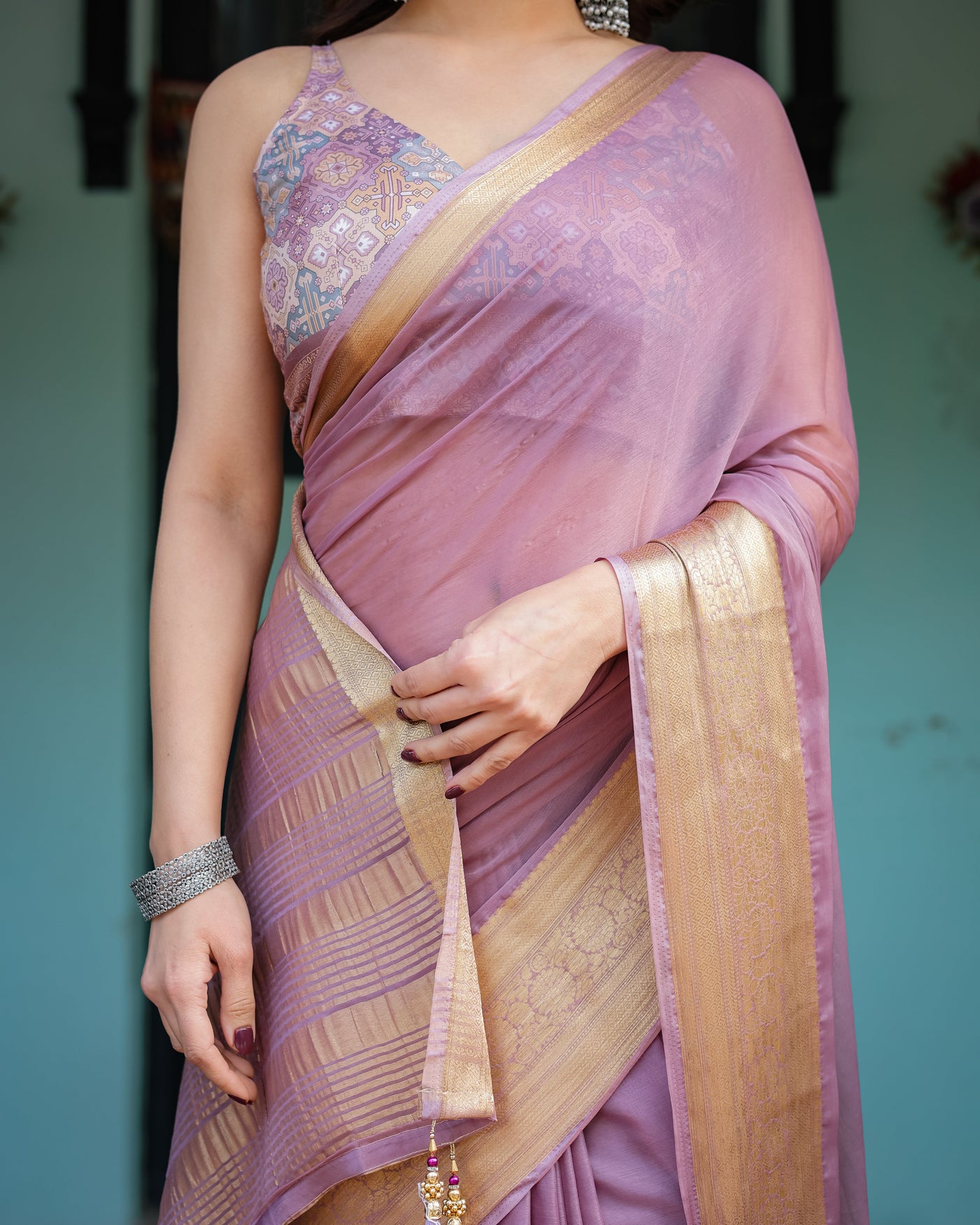 Lavender Plain Chiffon Saree with Gold Zari Border, Printed Blouse & Tassel Details