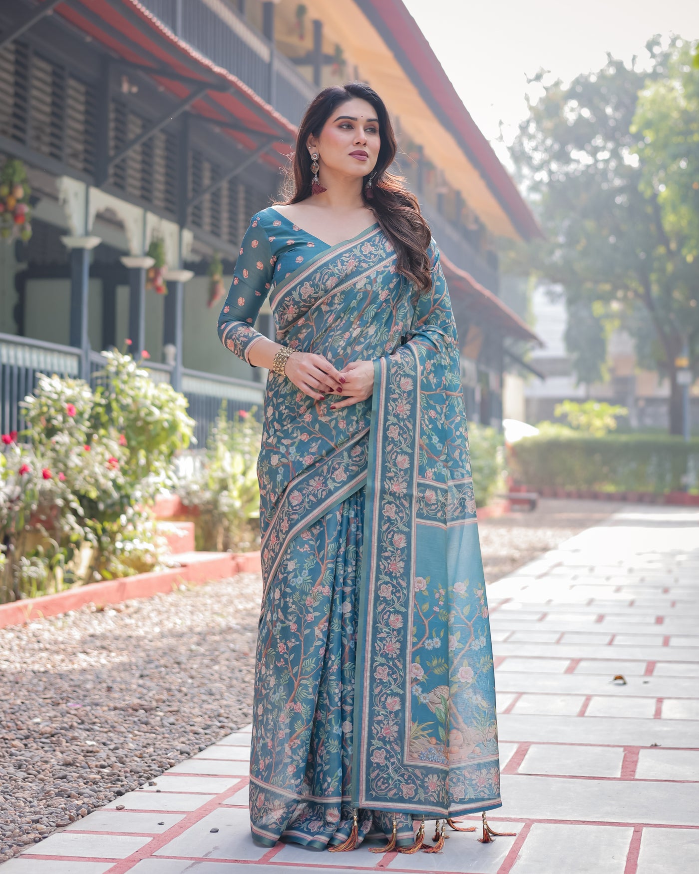 Elegant Aqua Blue Handloom Cotton-Linen Saree with Golden Zari Weave and Tassel Finish