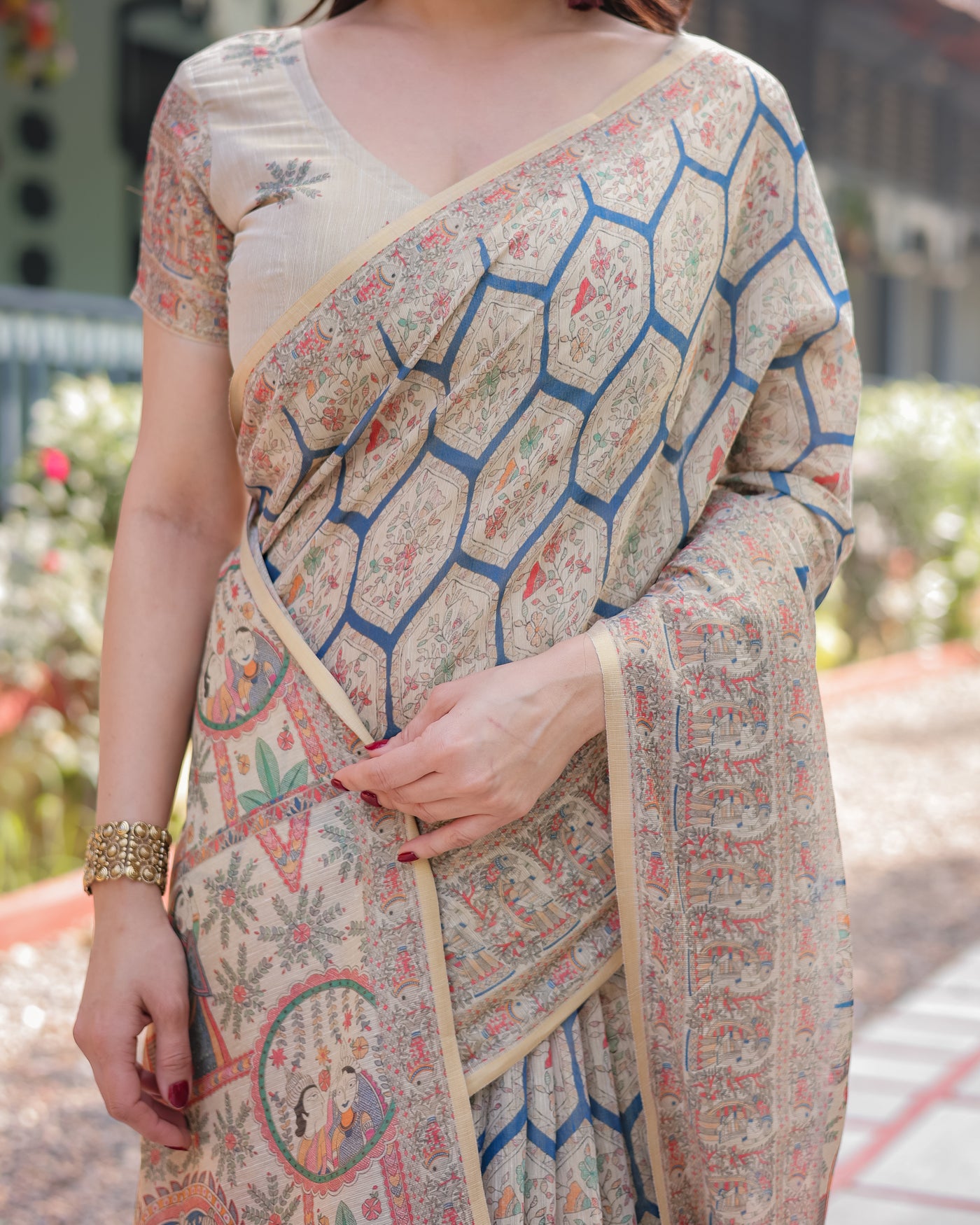 Classic Beige Handloom Cotton-Linen Saree with Madhubani-Inspired Prints and Zari Highlights