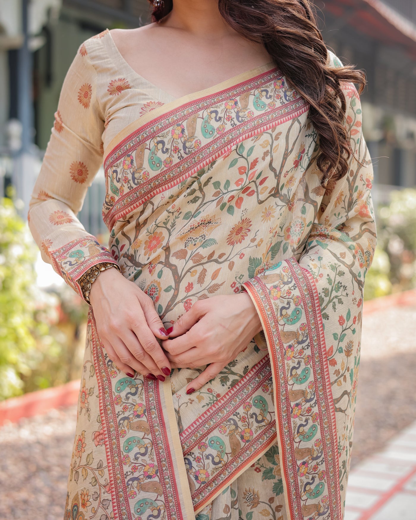 Ivory Handloom Cotton-Linen Saree with Floral and Peacock Motifs, Zari Highlights, and Tassel Finish