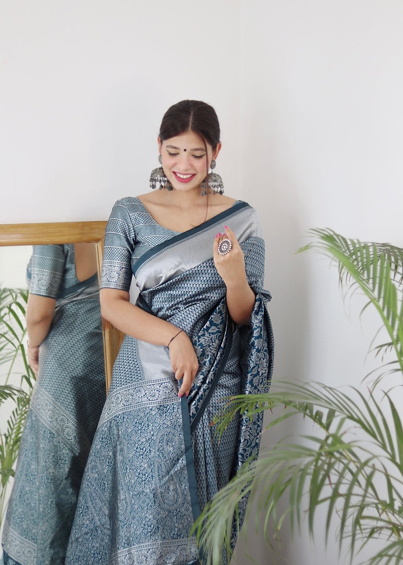 Aqua Blue Pure Kanjivaram Silk Saree With Twirling Blouse Piece - Almaari Fashion