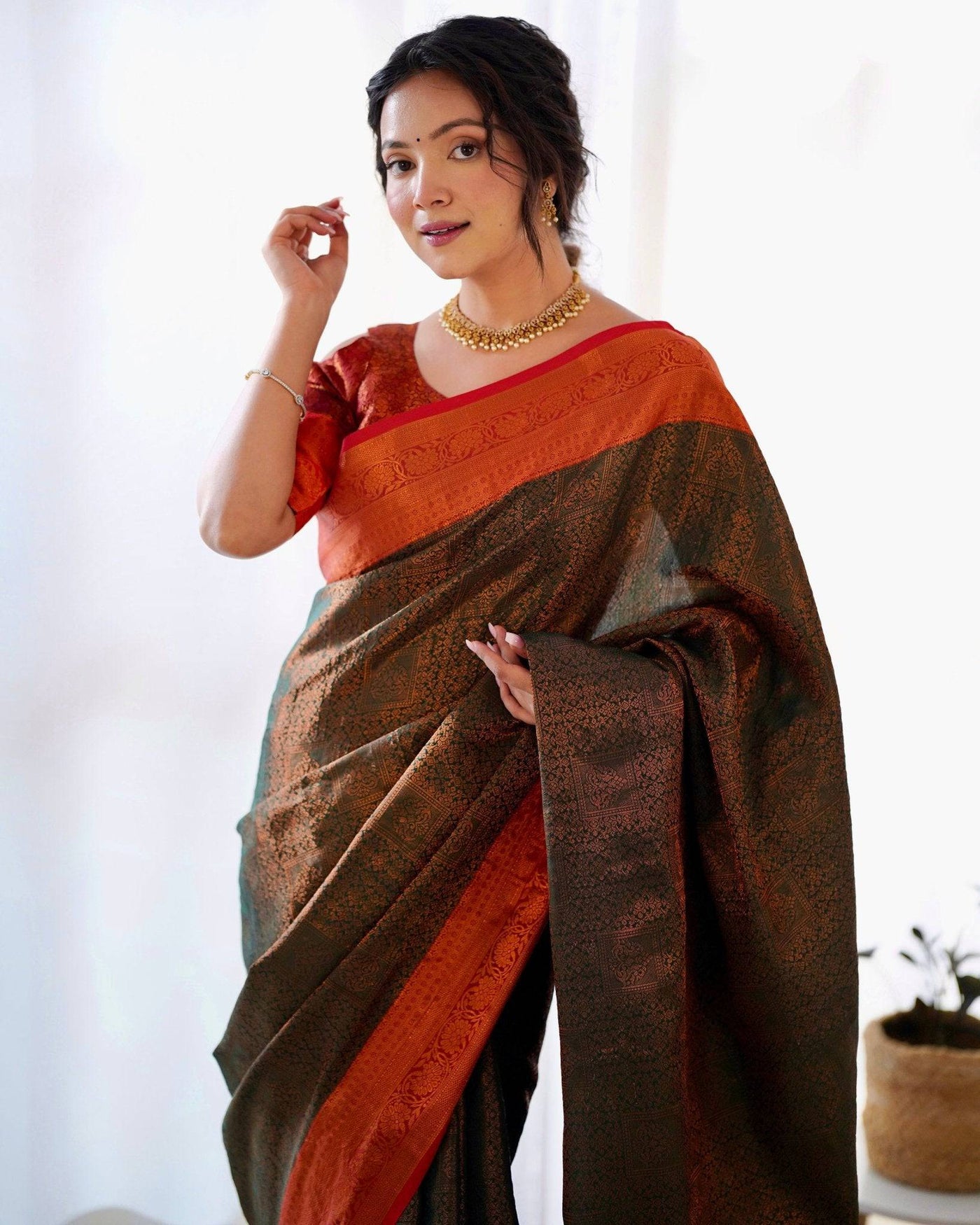 Pure Banarasi Silk Saree Weaved With Copper Zari