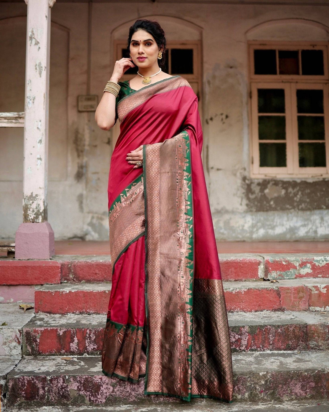 Pure Banarasi Silk Saree Weaved With Zari Comes With Heavy Banarasi Brocade Blouse